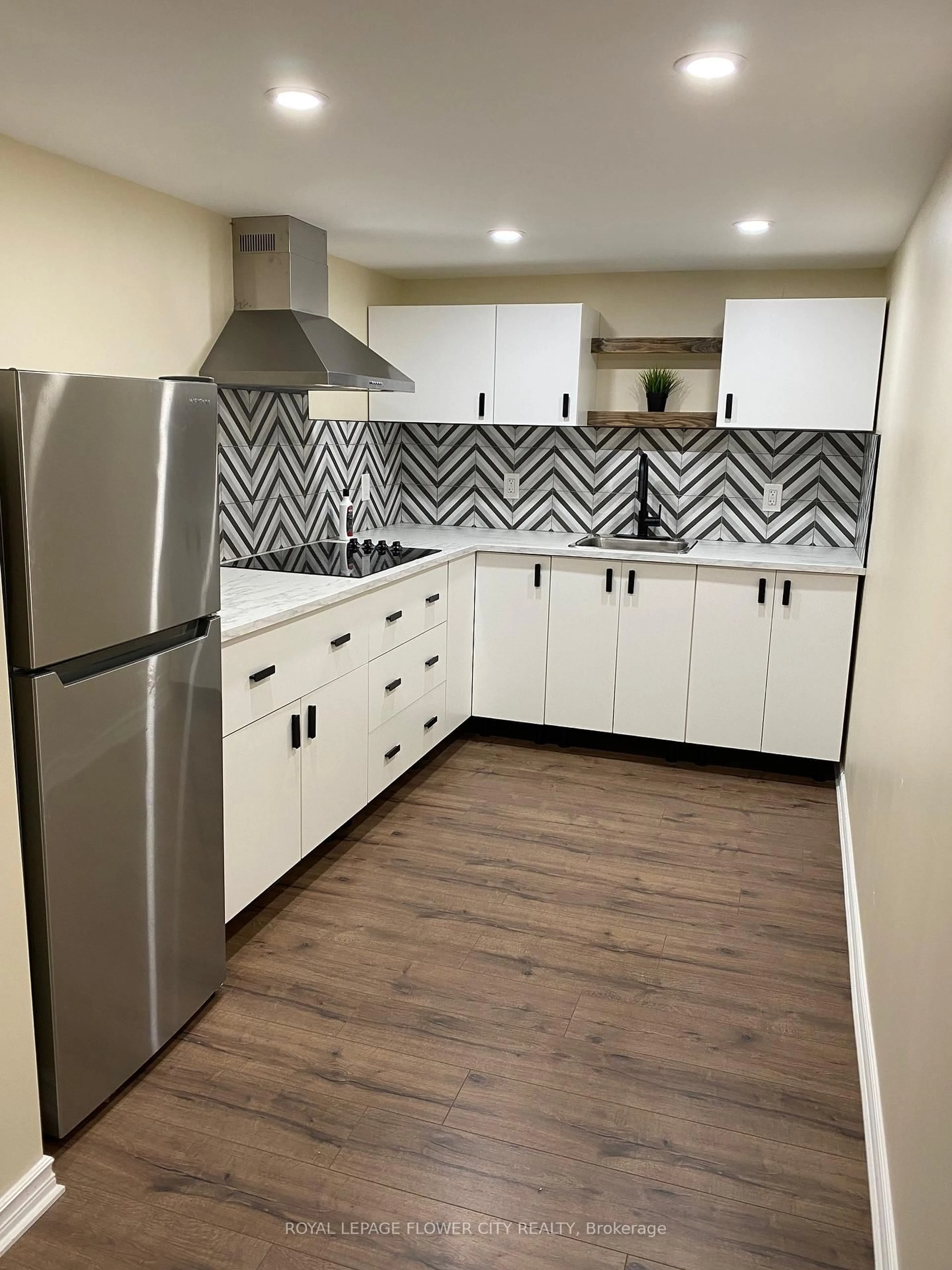 Standard kitchen, unknown for 782 Miltonbrook Cres, Milton Ontario L9T 8N3