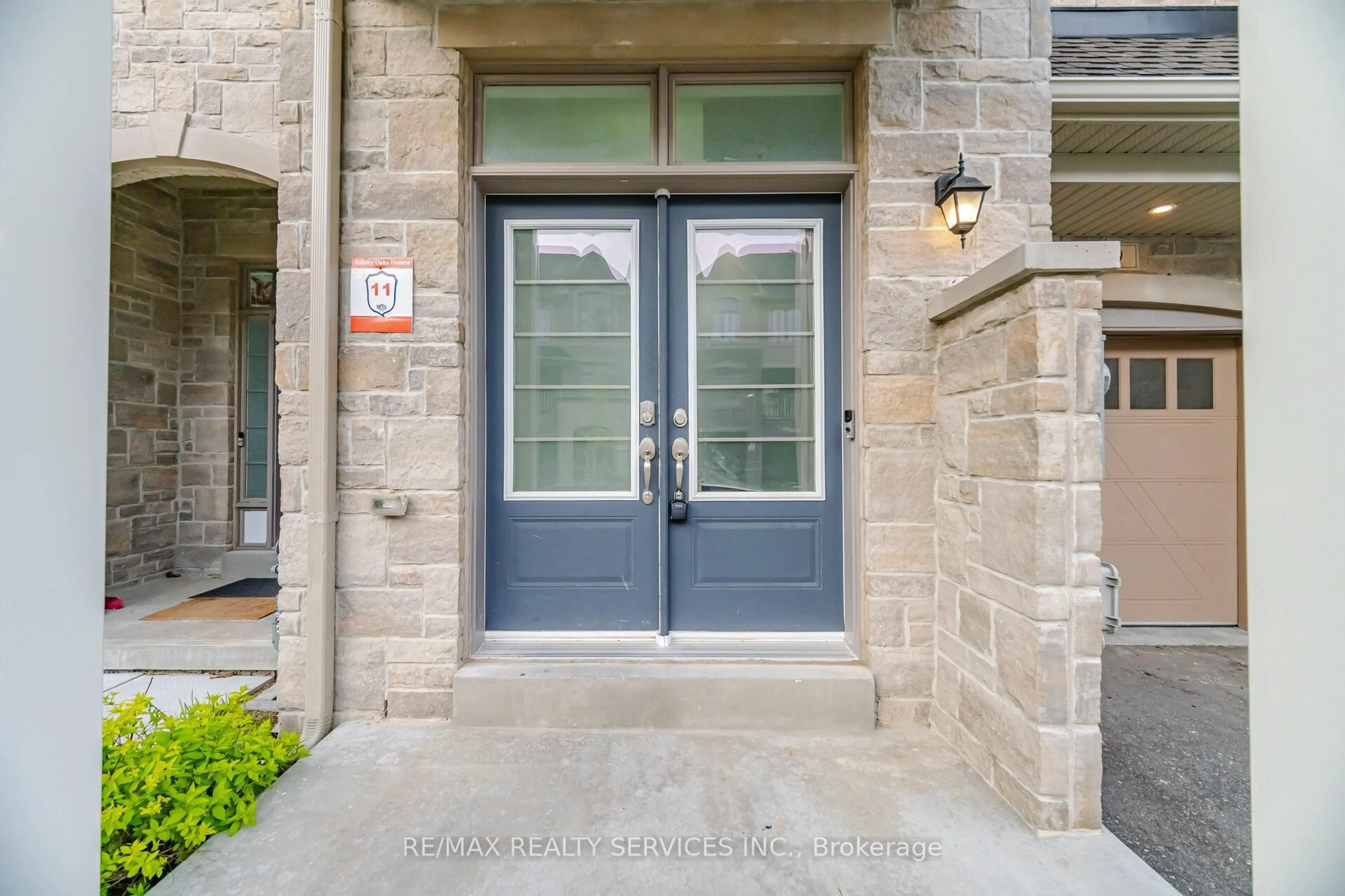 Indoor entryway for 29 Summerbeam Way, Brampton Ontario L6Y 0E3
