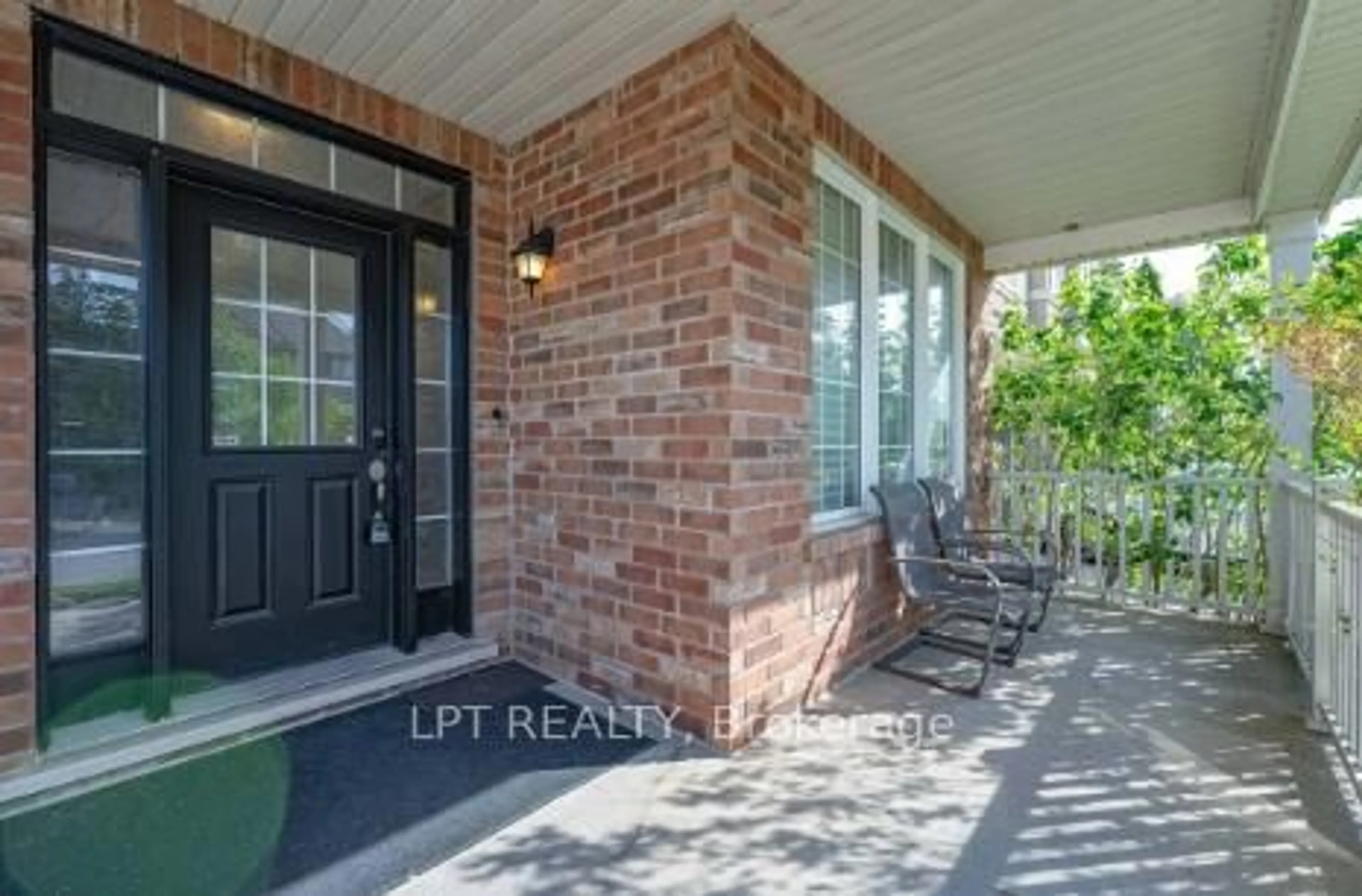 Indoor entryway for 170 Fennamore Terr, Milton Ontario L9T 0Y3