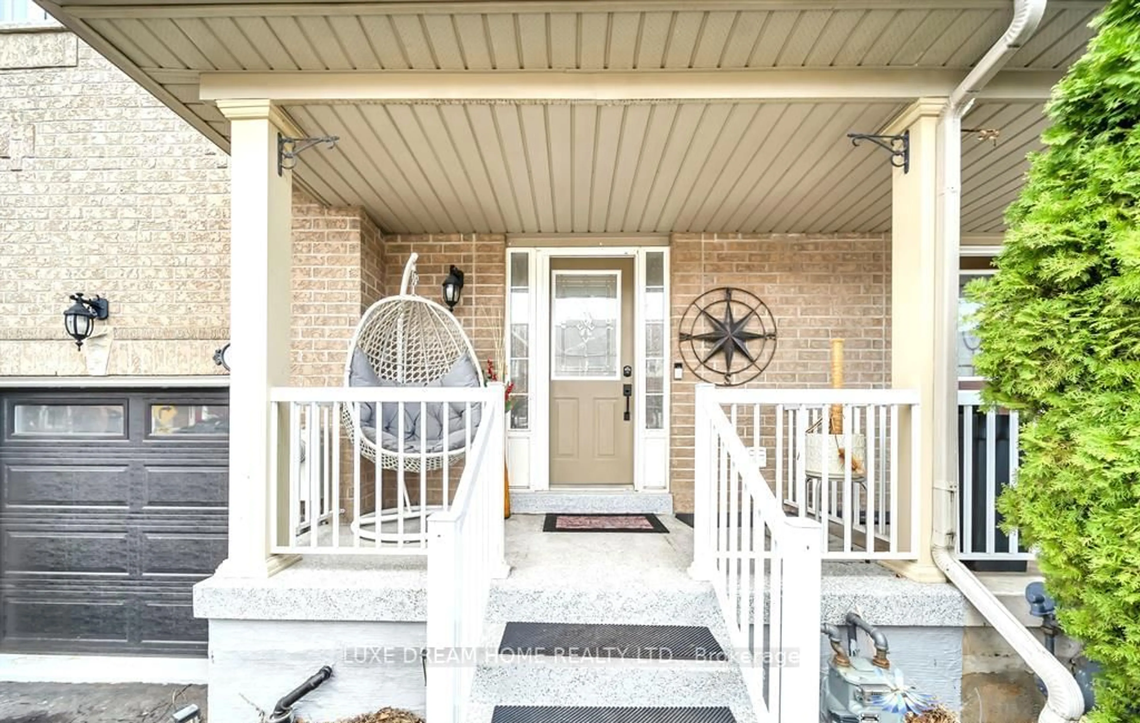 Indoor entryway for 100 Panton Tr, Milton Ontario L9T 6K1
