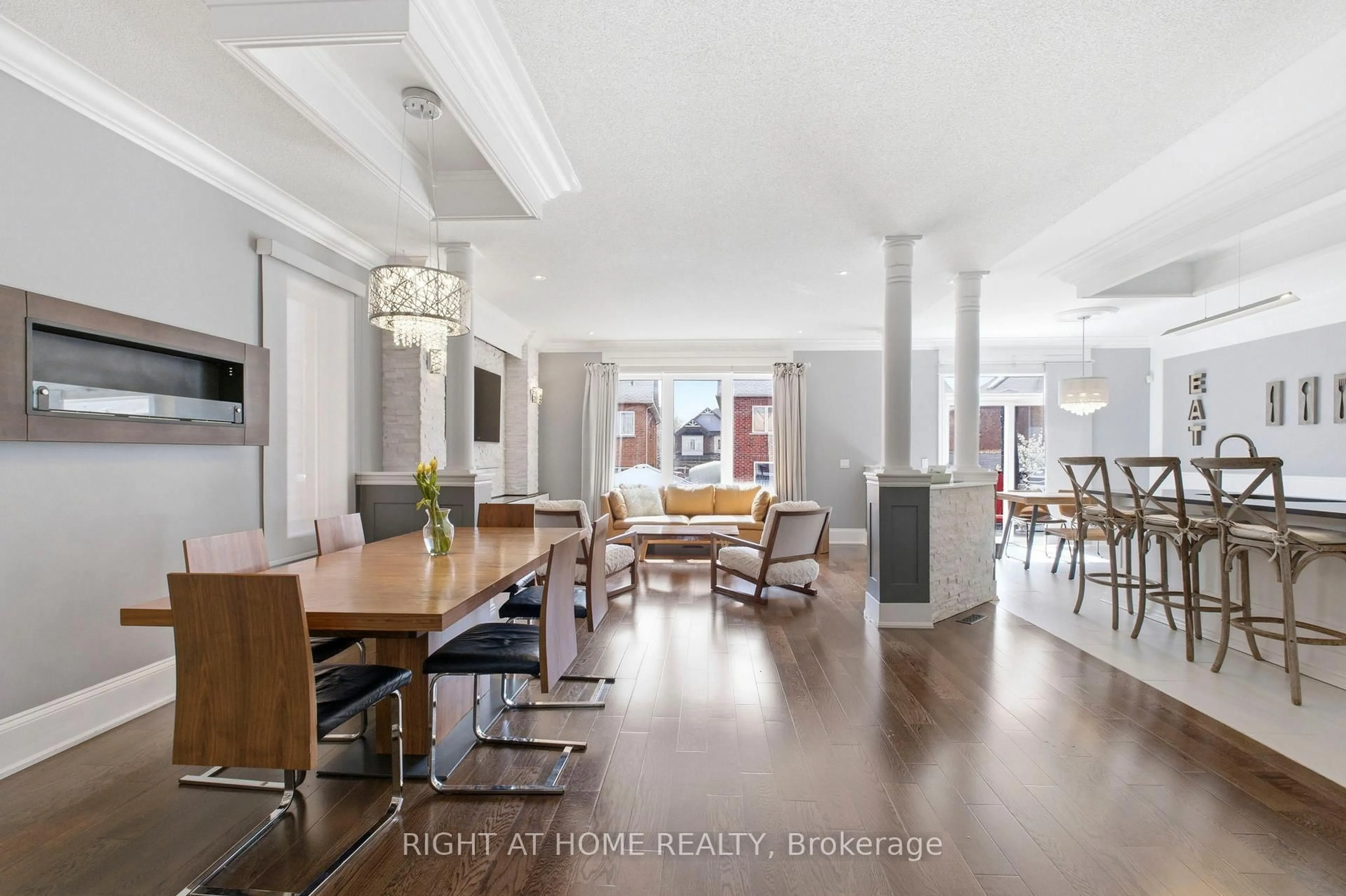 Dining room, unknown for 10 Learmont Ave, Caledon Ontario L7C 3N3