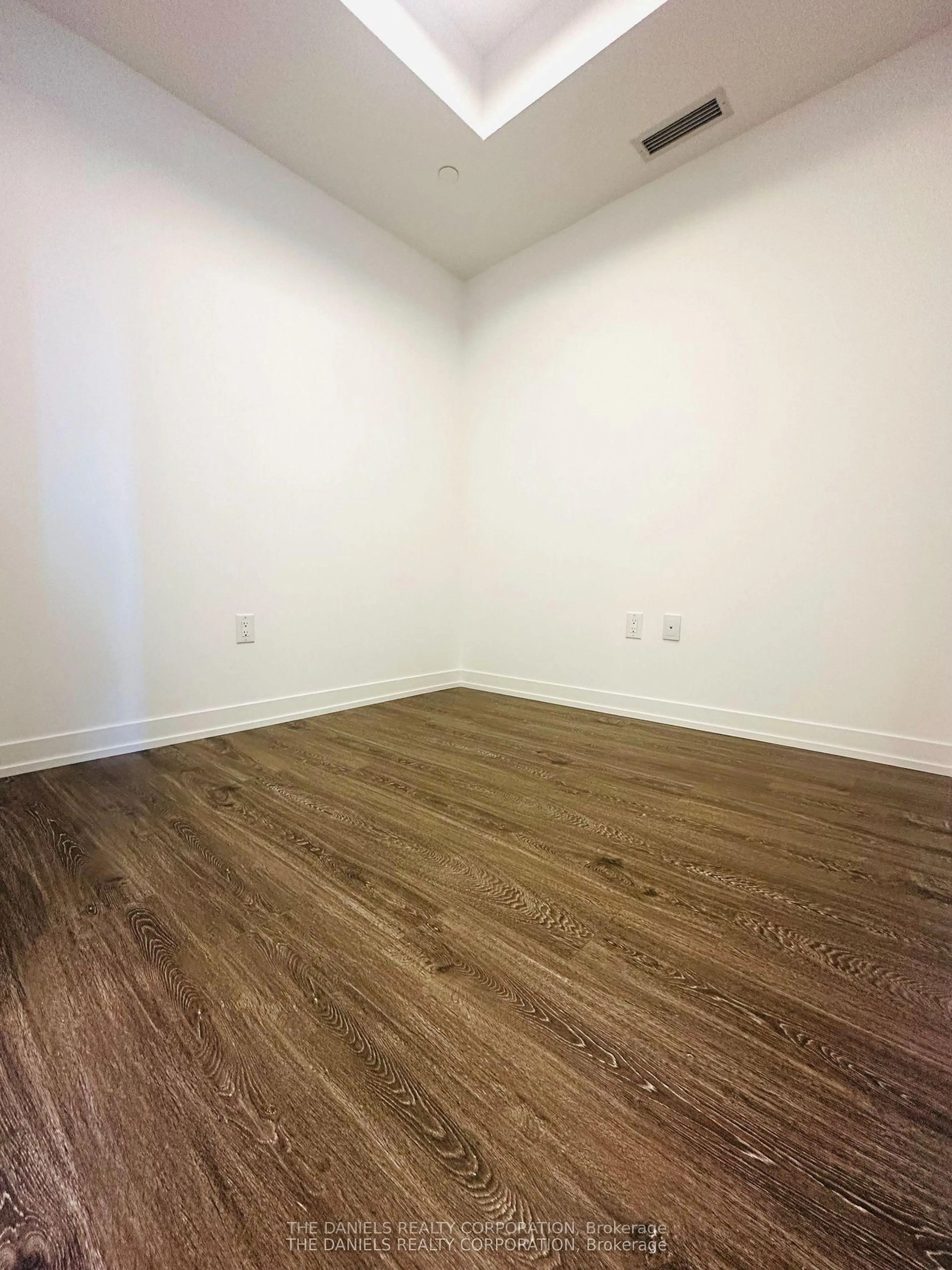 A pic of a room for 2485 Eglinton Ave #813, Mississauga Ontario L5M 2T1