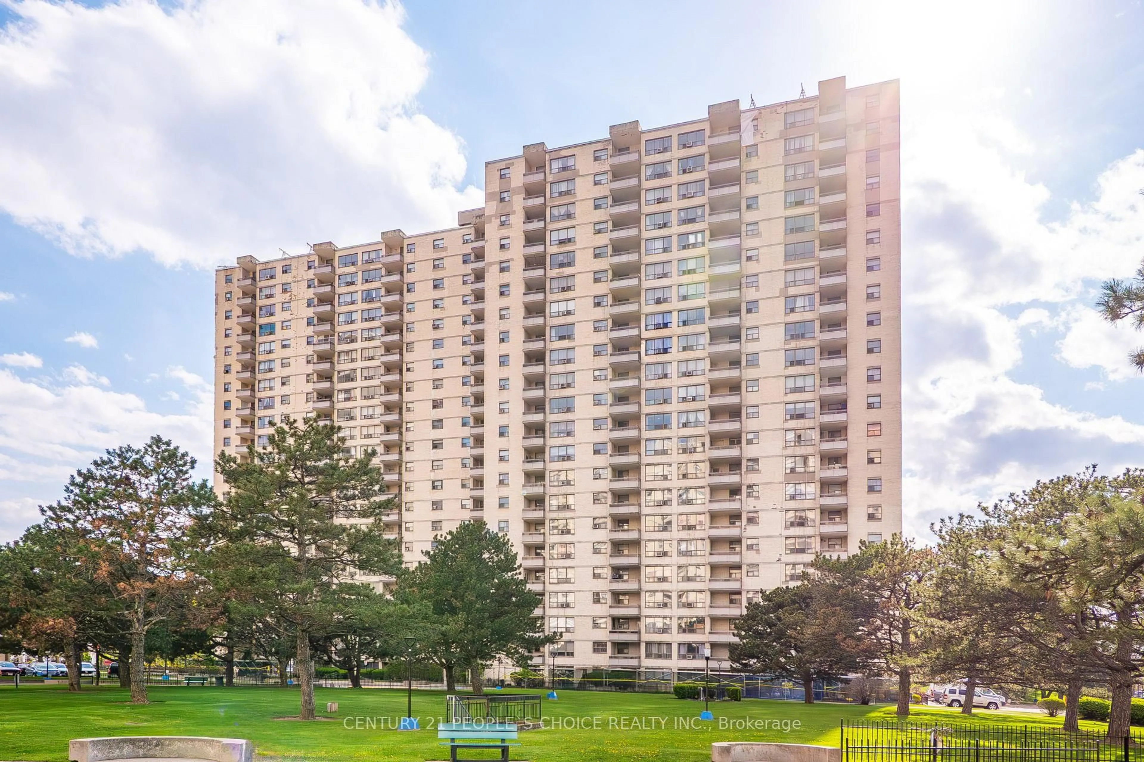 Patio, building for 390 Dixon Rd #702, Toronto Ontario M9R 1T4