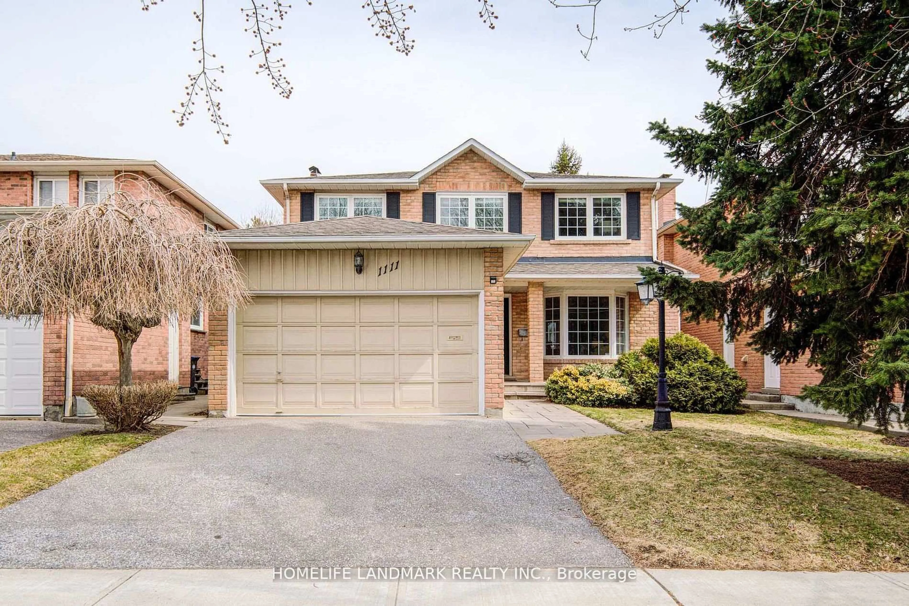 Home with brick exterior material, street for 1111 Deer Ru, Mississauga Ontario L5C 3P7