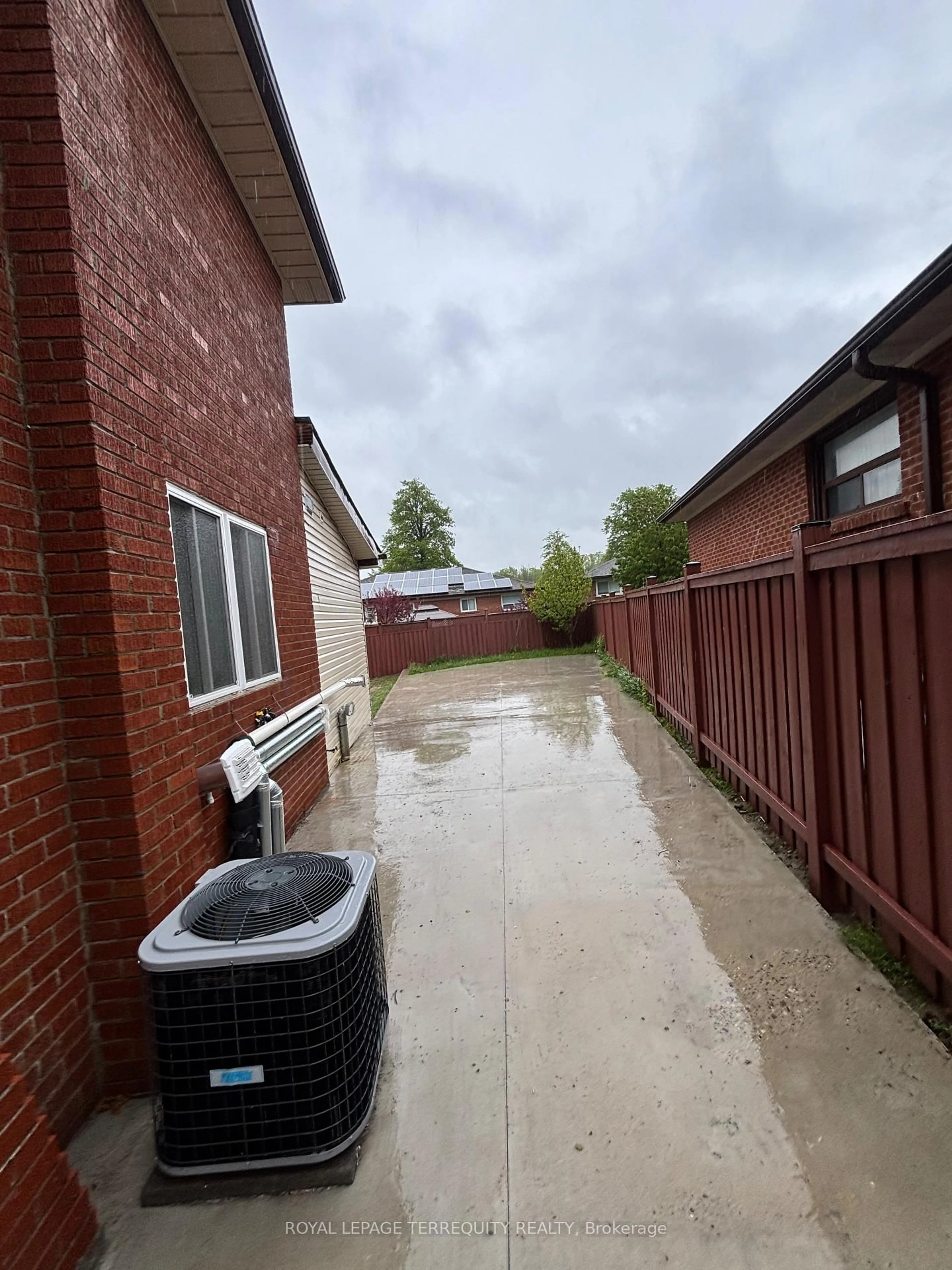 Patio, street for 28 Keegan Cres, Toronto Ontario M3J 1G2