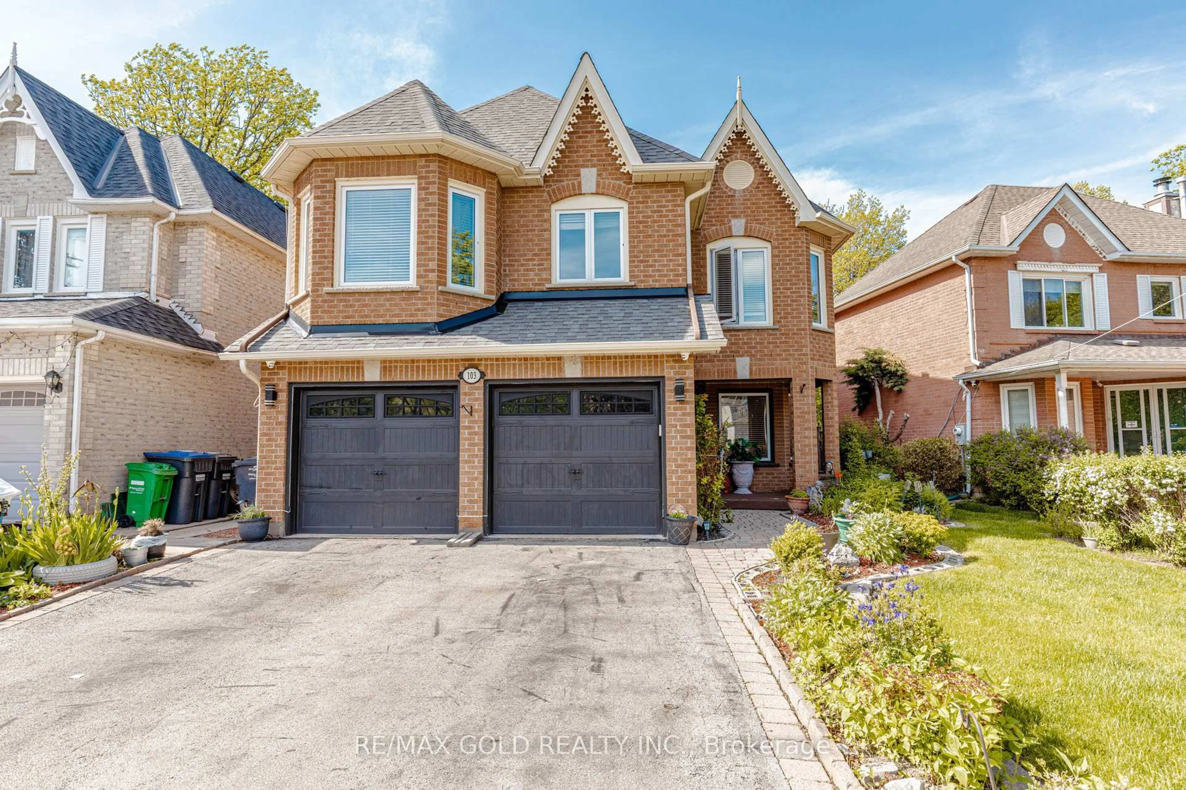 Home with brick exterior material, street for 103 Vivians Cres, Brampton Ontario L6Y 4V4