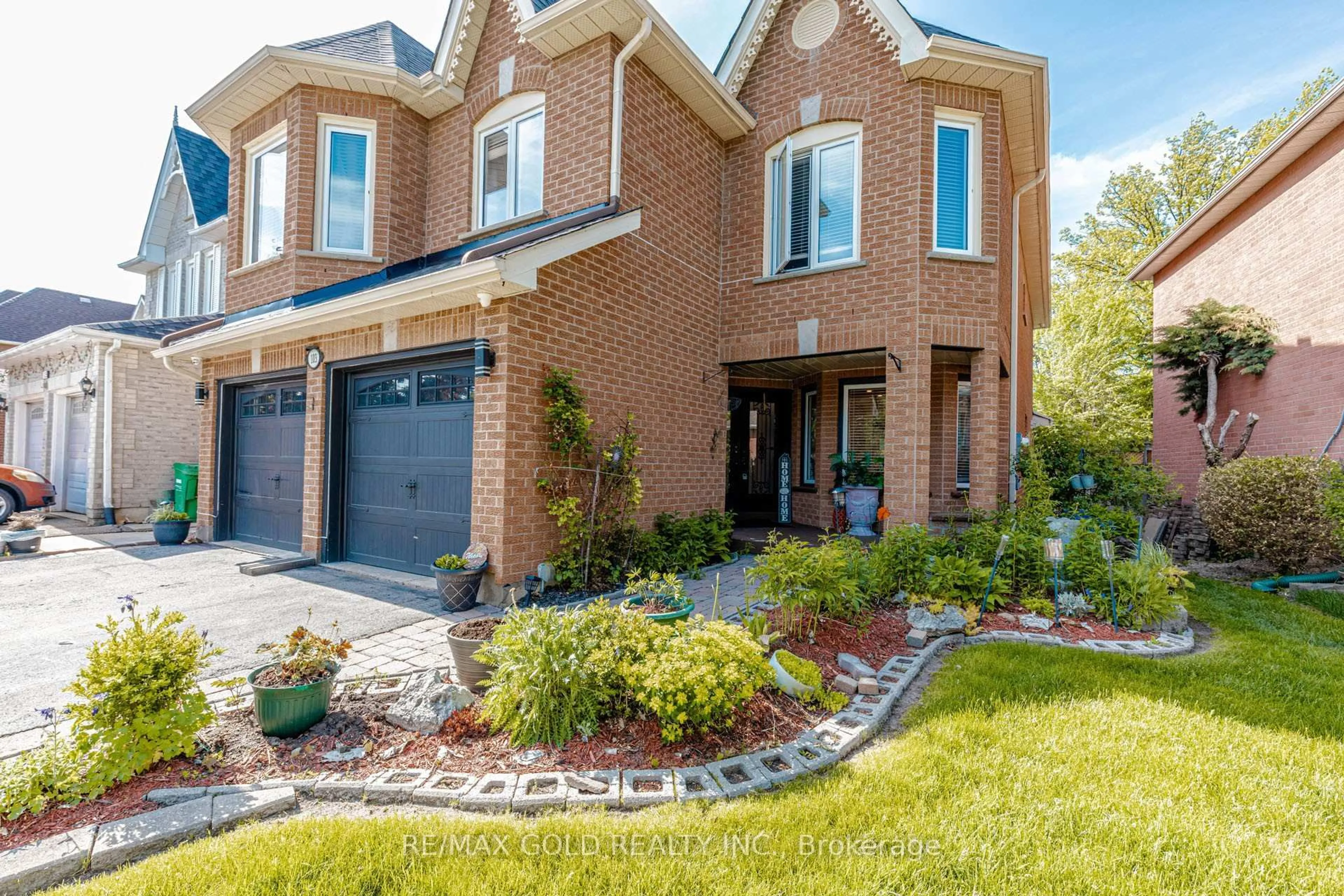 Home with brick exterior material, street for 103 Vivians Cres, Brampton Ontario L6Y 4V4