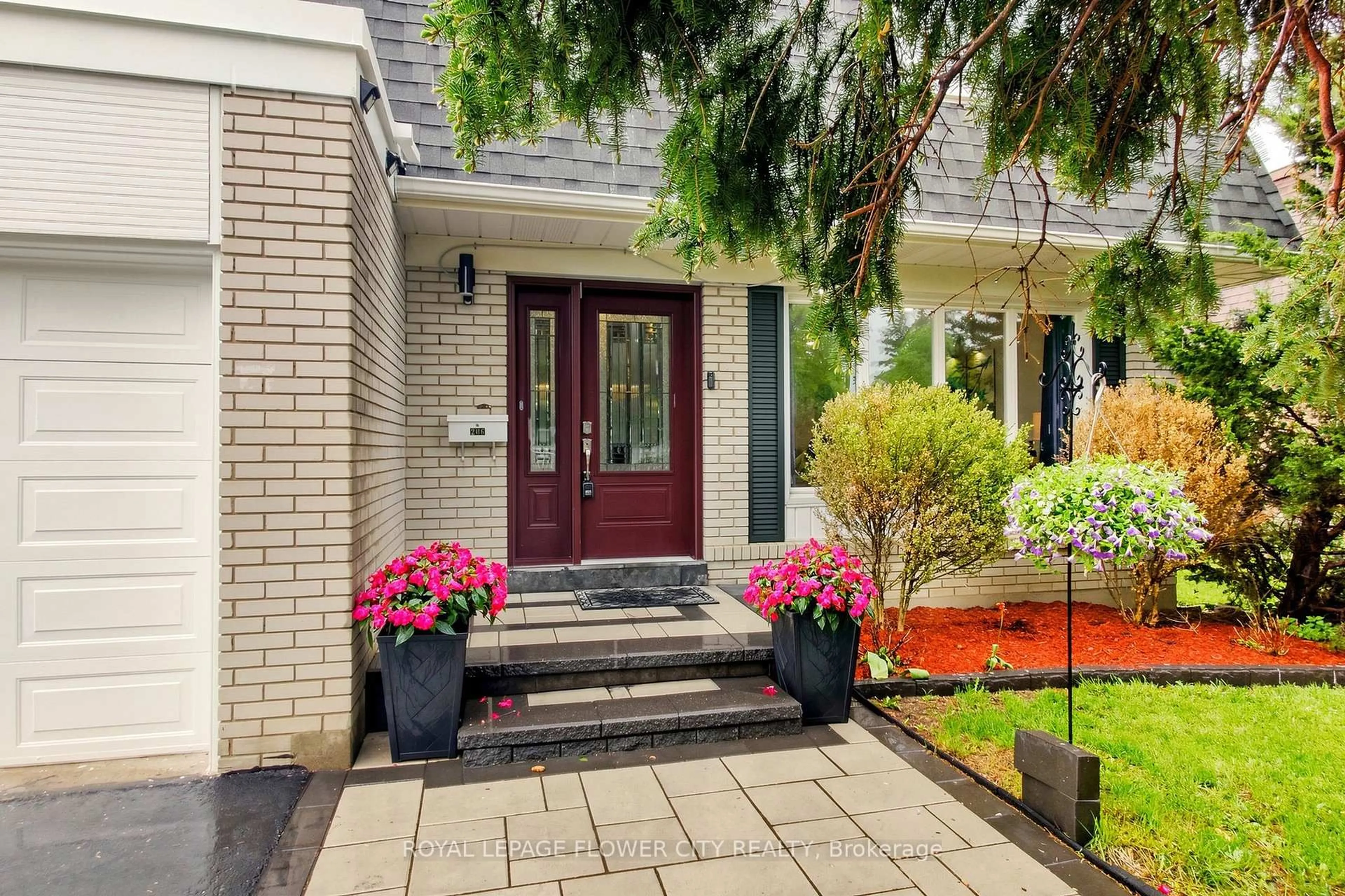 Home with brick exterior material, street for 206 Mcmurchy Ave, Brampton Ontario L6Y 1Z3