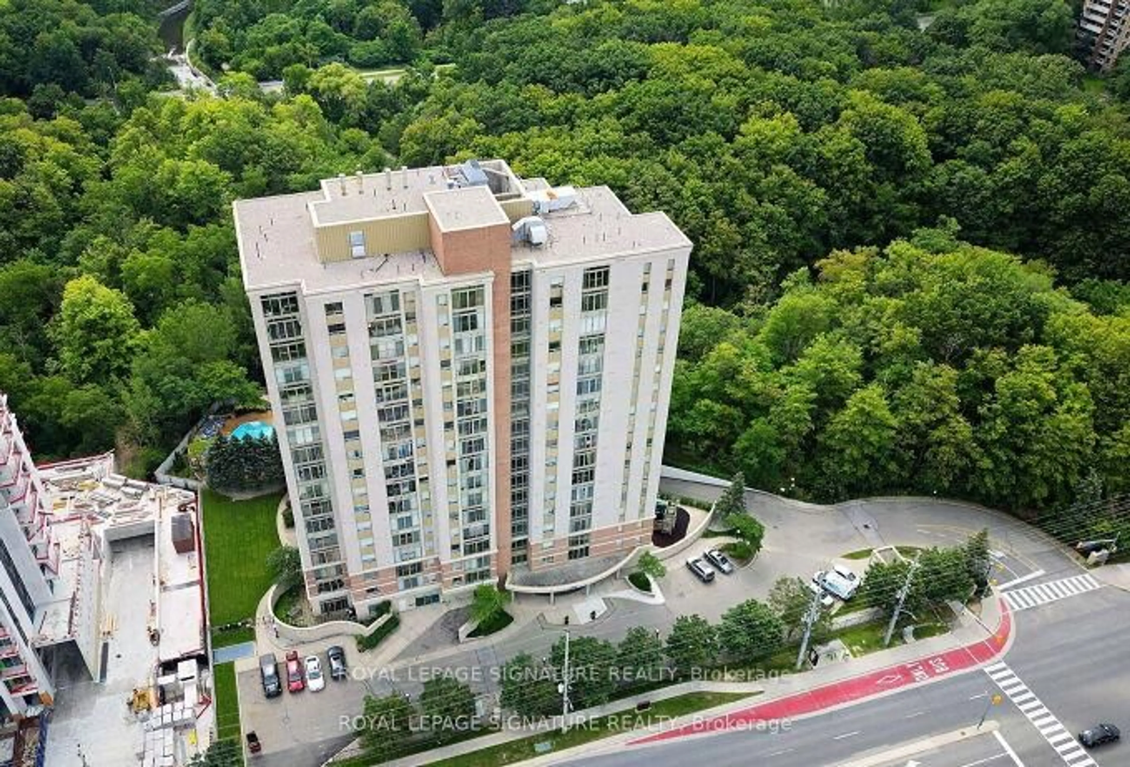A pic from outside/outdoor area/front of a property/back of a property/a pic from drone, city buildings view from balcony for 200 Burnhamthorpe Rd #403, Mississauga Ontario L5A 4L4