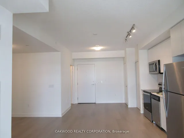 859 THE QUEENSWAY #512, Toronto 5