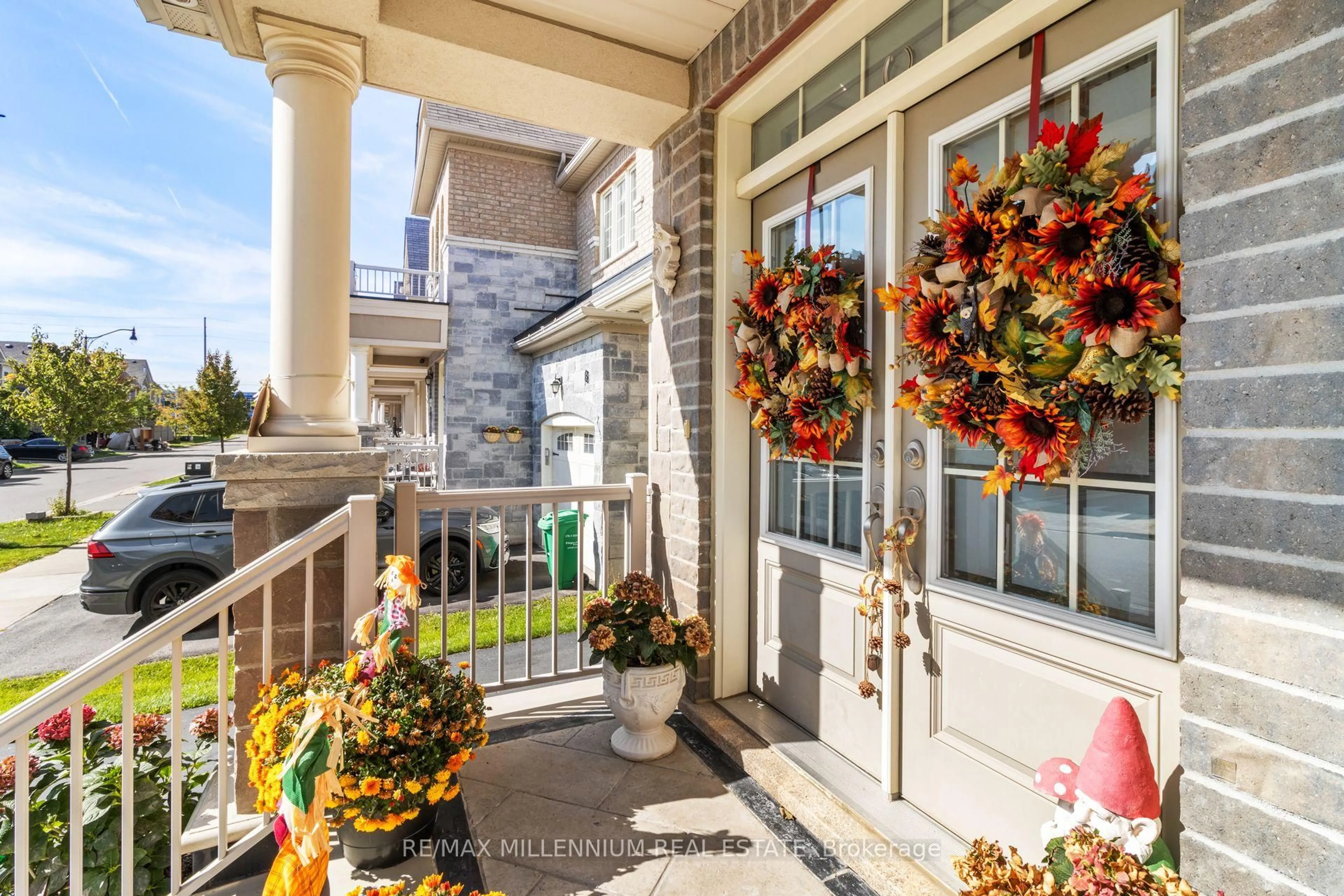 Indoor entryway for 6 Trentonian St, Brampton Ontario L6R 3W2