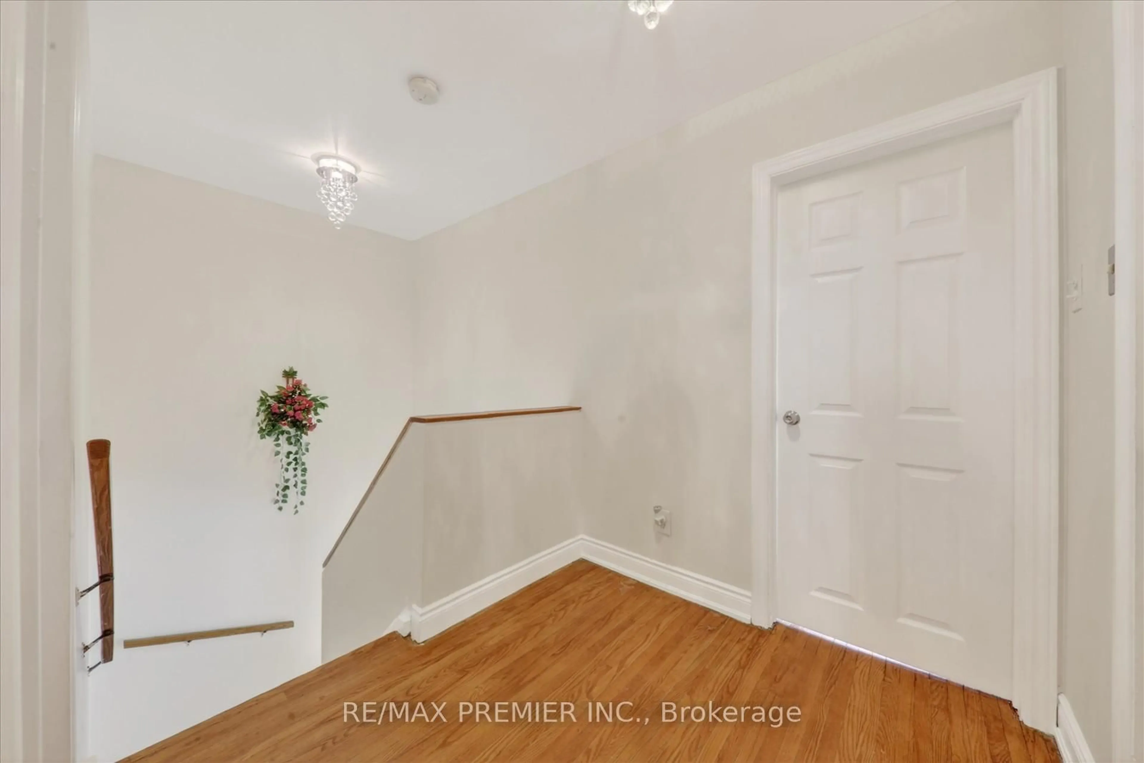 Indoor entryway for 85 Driftwood Ave #48, Toronto Ontario M3N 2M7