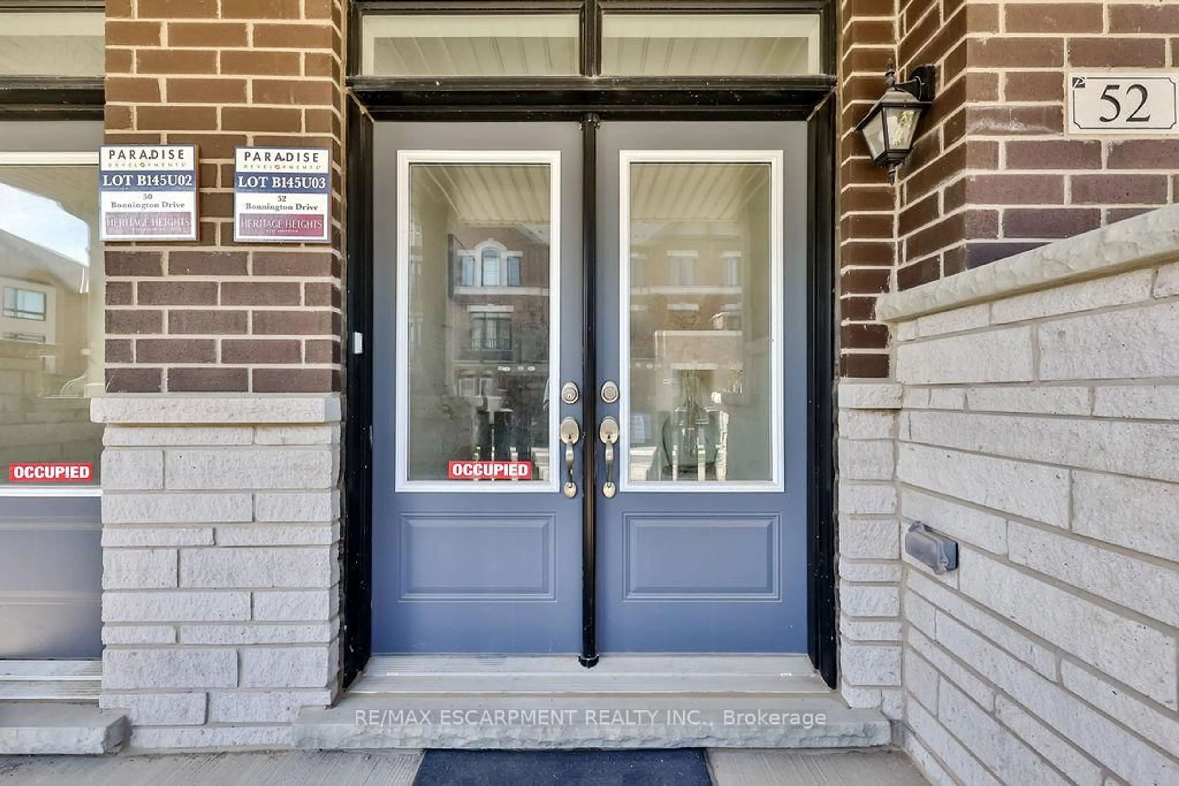 Indoor entryway for 52 Bonnington Dr, Brampton Ontario L7A 5M1