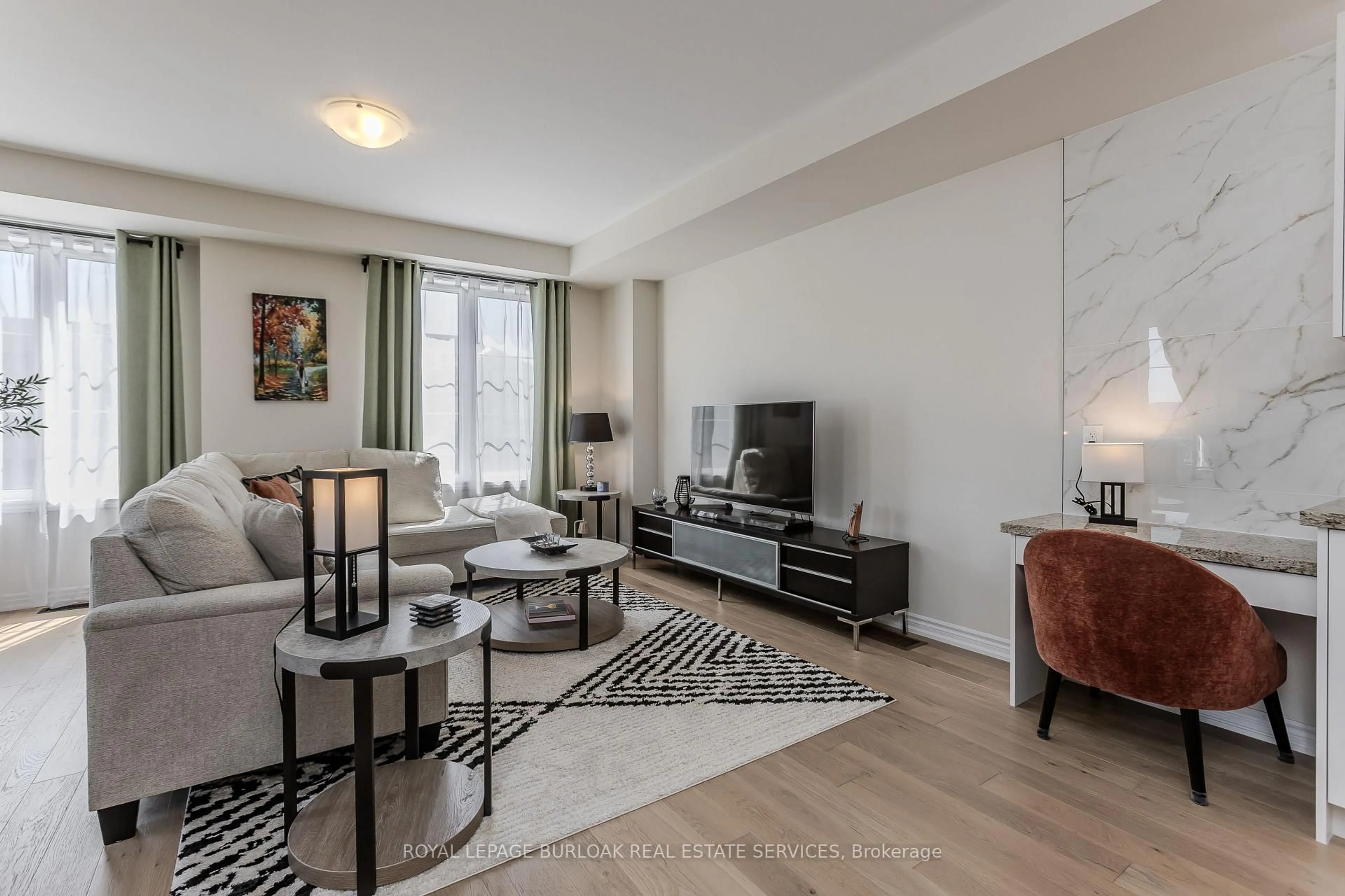 Living room with furniture, unknown for 1401 Almonte Dr, Burlington Ontario L7P 0V8