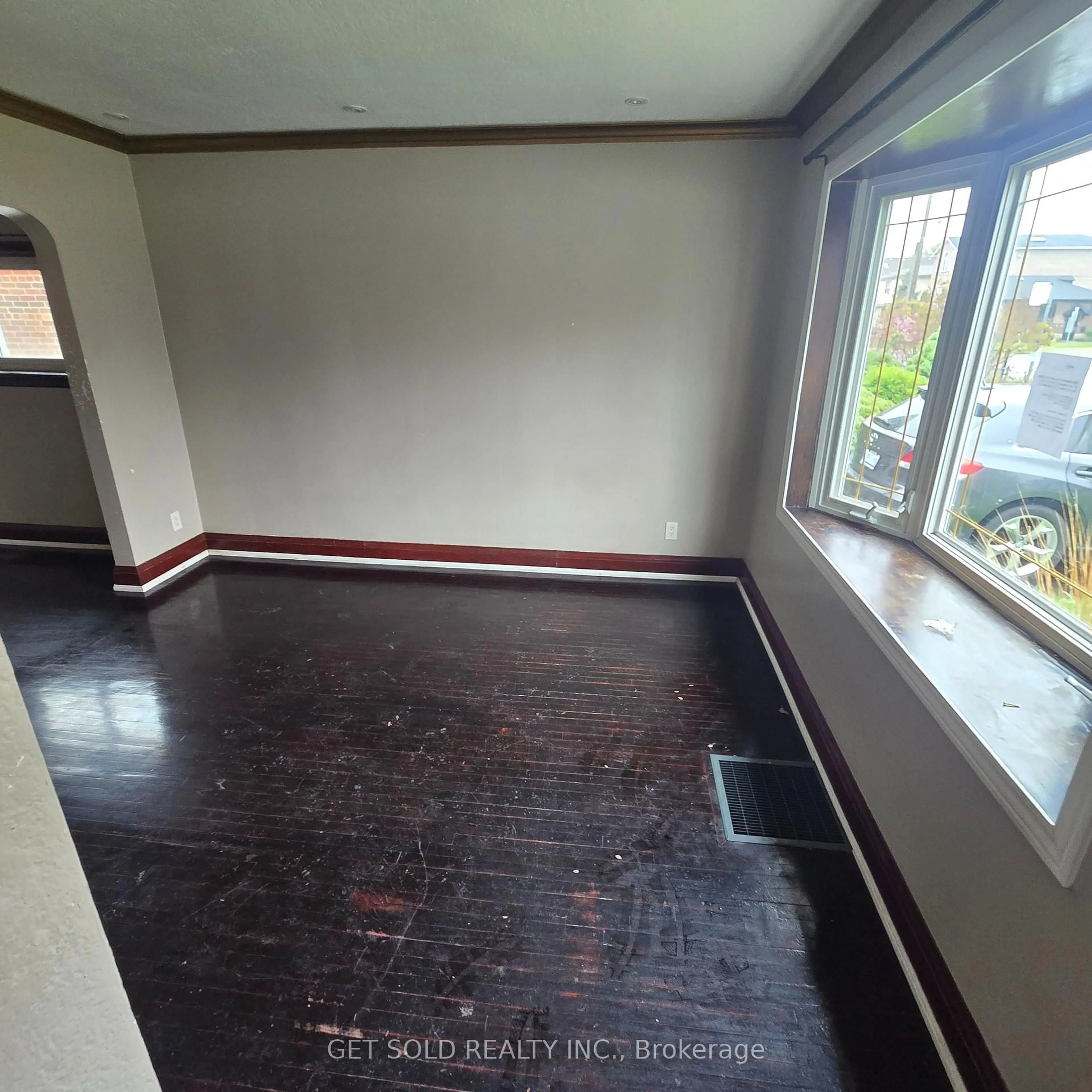 A pic of a room for 54 Sixteenth St, Toronto Ontario M8V 3J8