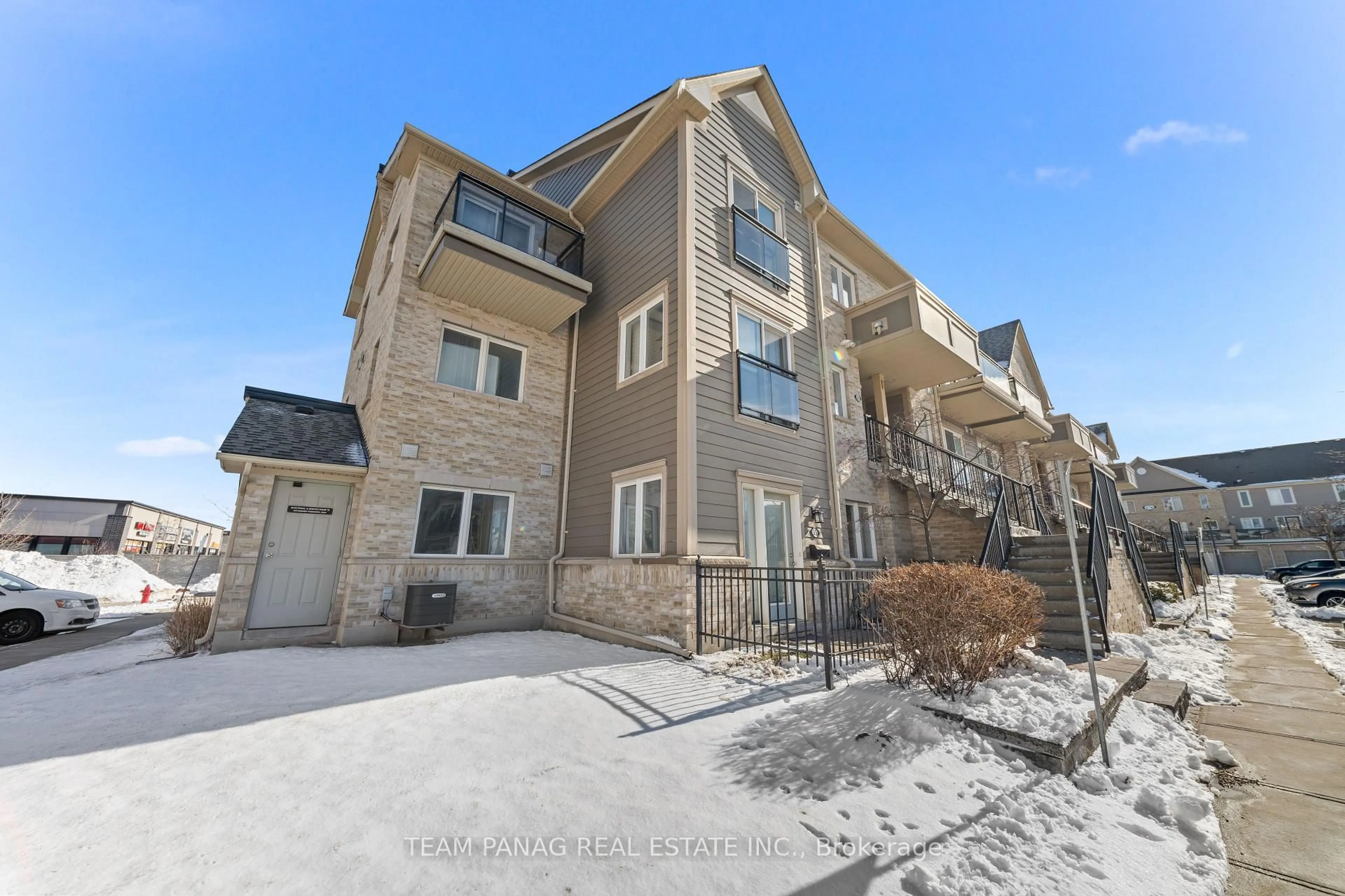 A pic from outside/outdoor area/front of a property/back of a property/a pic from drone, unknown for 60 Fairwood Circ #85, Brampton Ontario L6R 0Y6