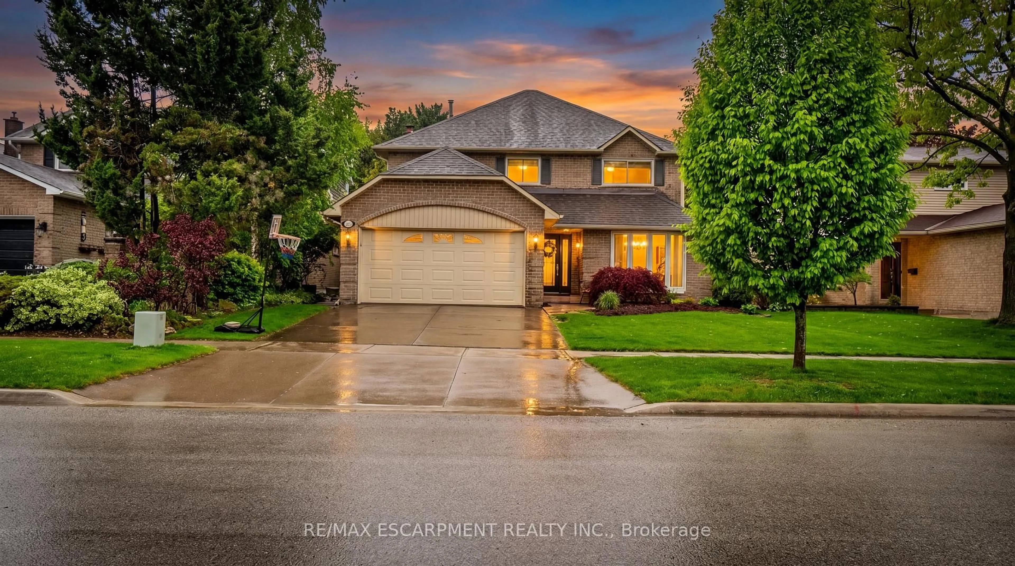 Unknown for 2393 Arnold Cres, Burlington Ontario L7P 4J2