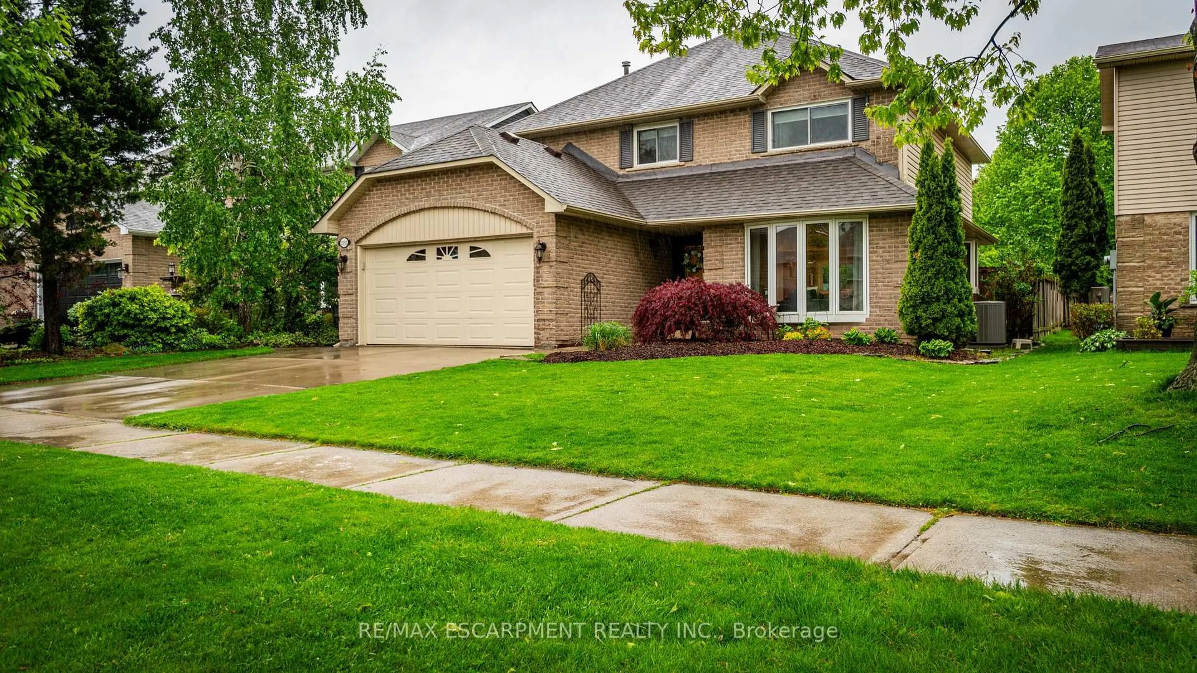 Home with brick exterior material, street for 2393 Arnold Cres, Burlington Ontario L7P 4J2