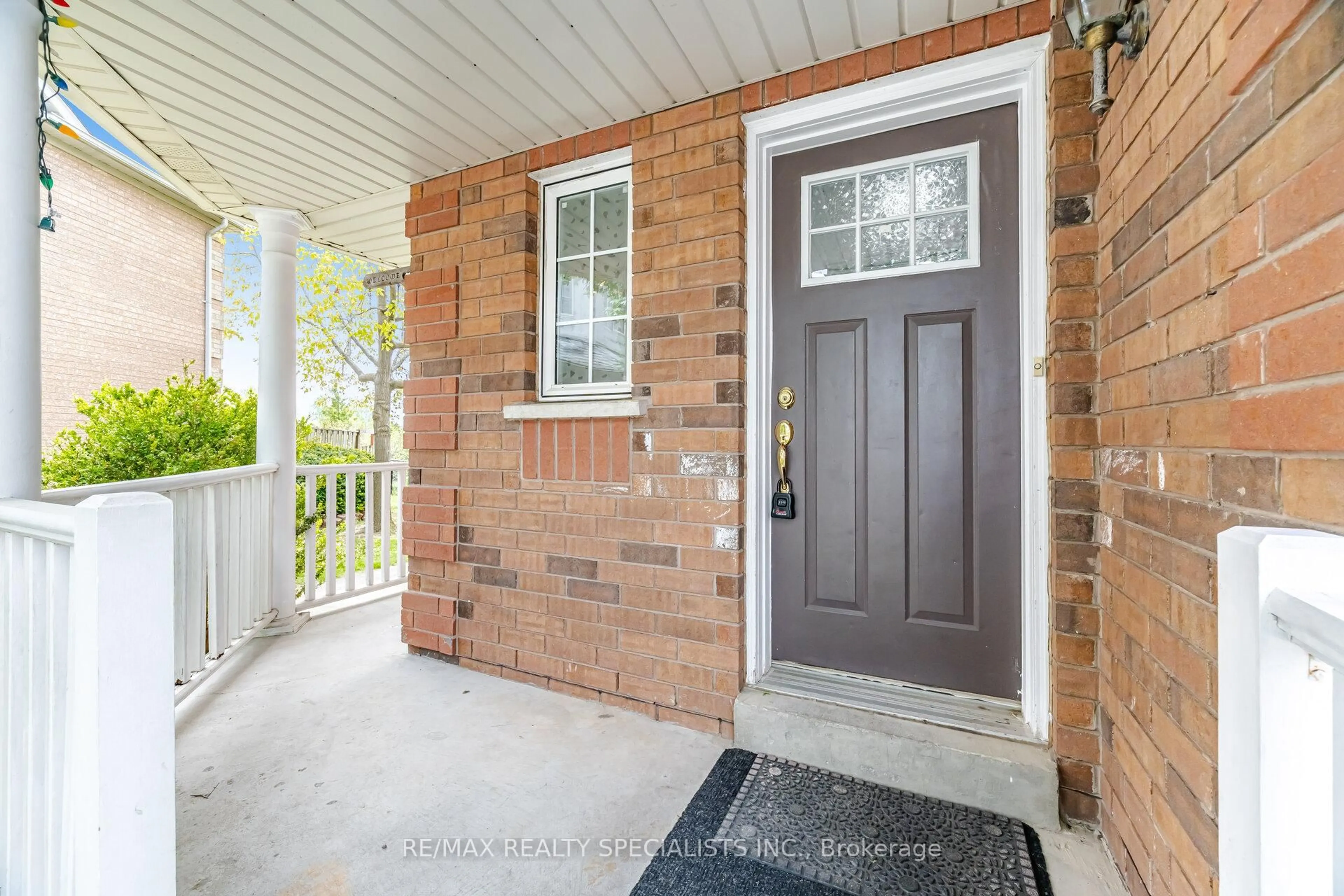 Indoor entryway for 9800 Mclaughlin Rd #136, Brampton Ontario L6X 4R1
