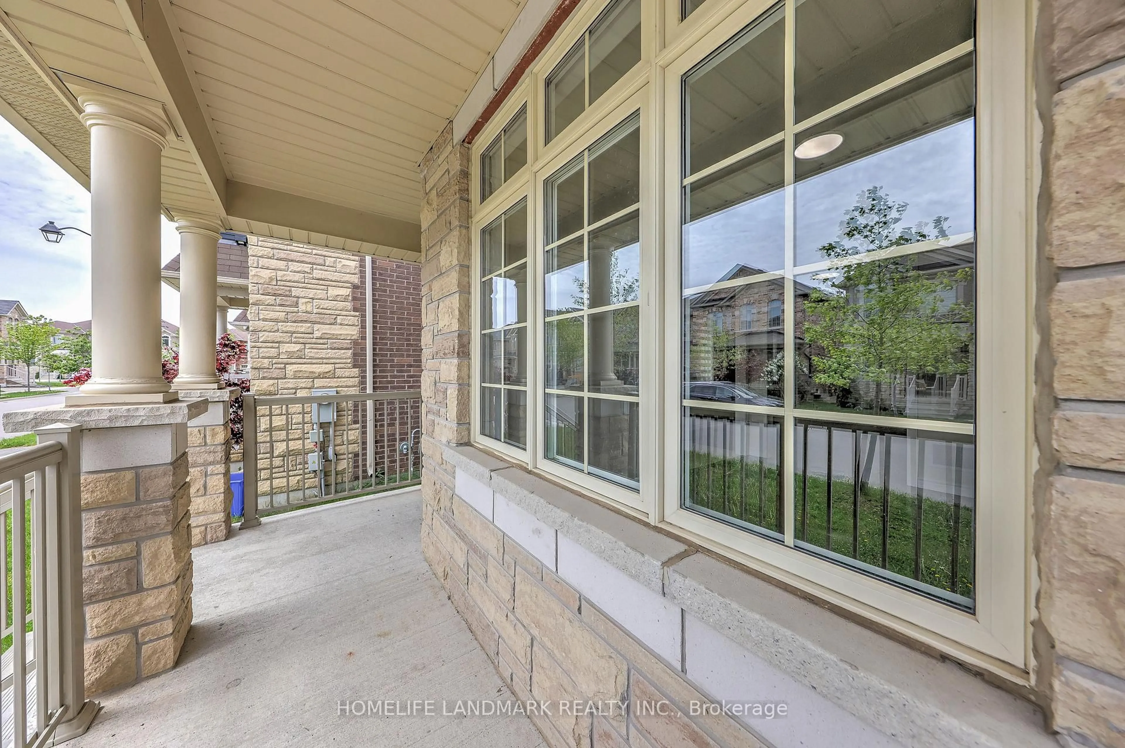 Patio, street for 99 Colville Pl, Milton Ontario L9E 7K6