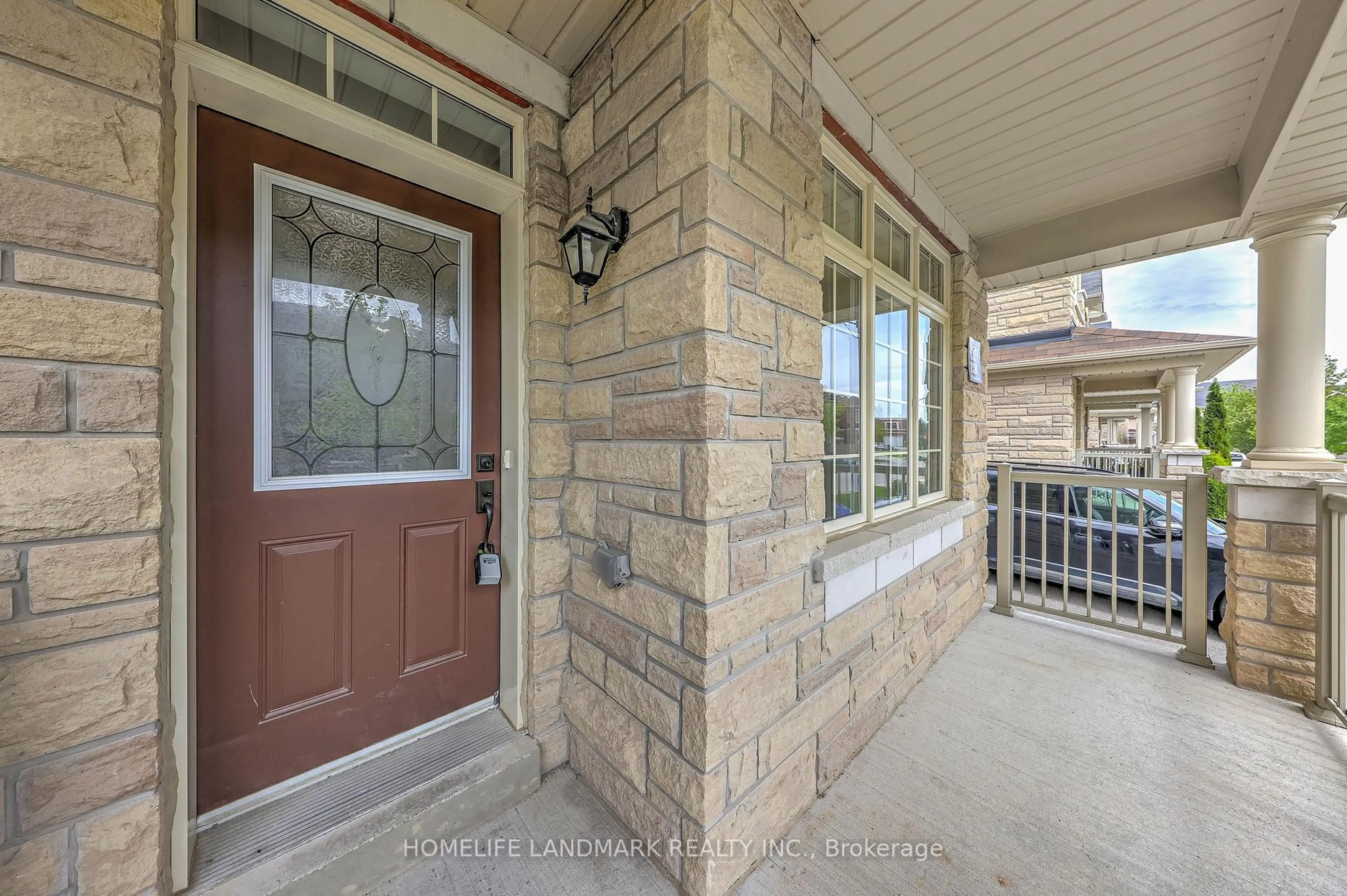Indoor entryway for 99 Colville Pl, Milton Ontario L9E 7K6