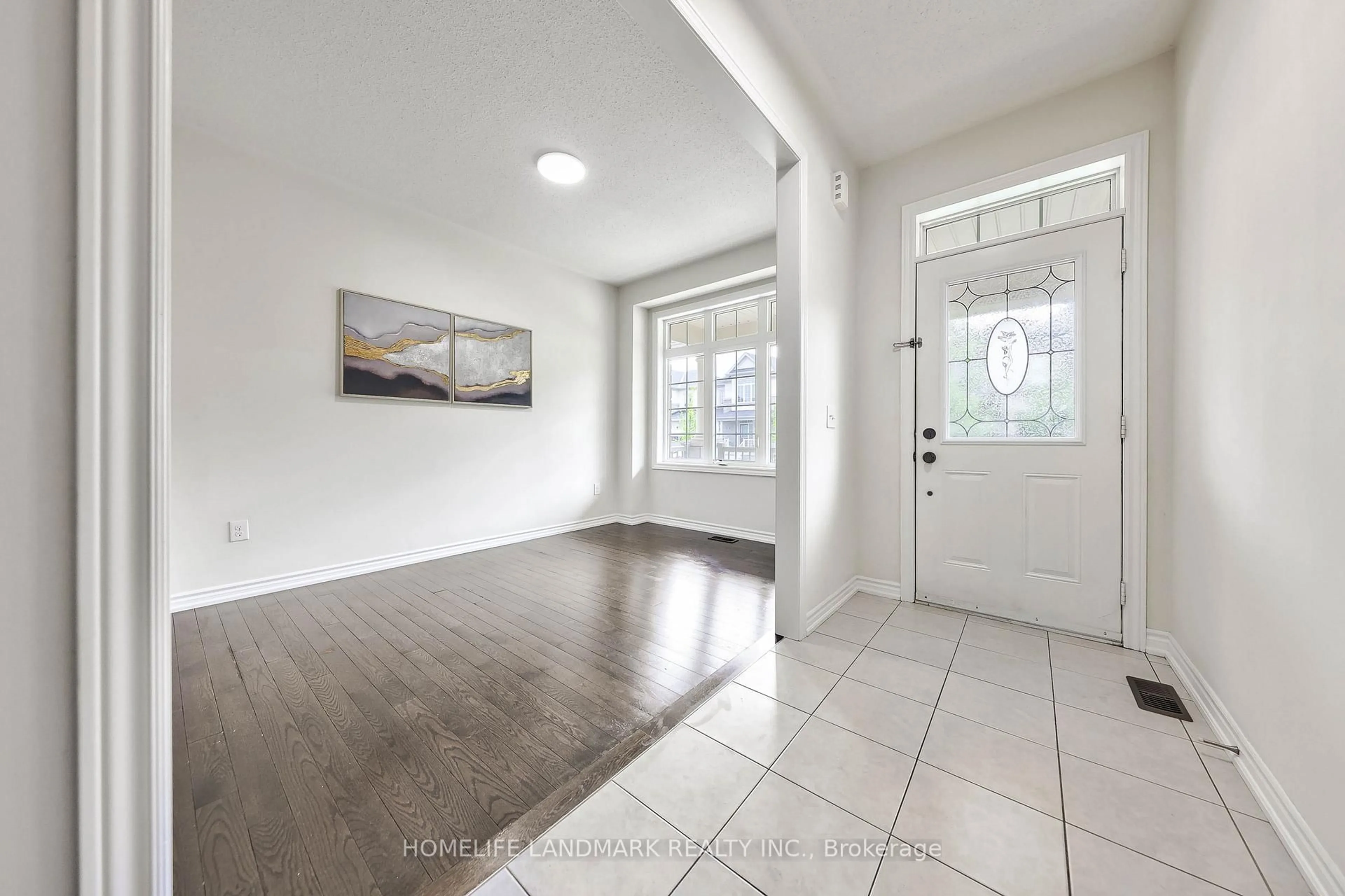 Indoor entryway for 99 Colville Pl, Milton Ontario L9E 7K6