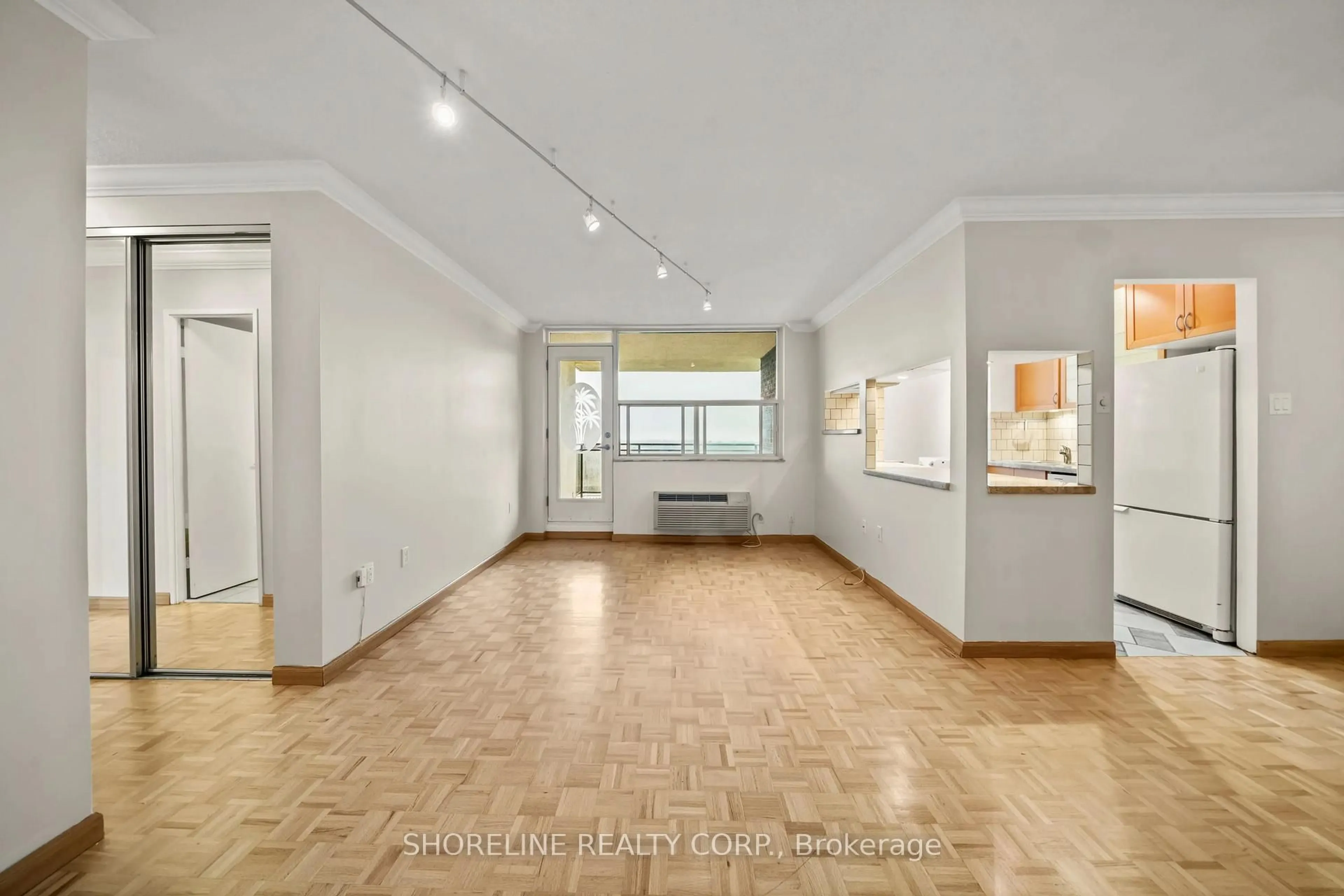 A pic of a room for 966 Inverhouse Dr #1506, Mississauga Ontario L5J 4B6