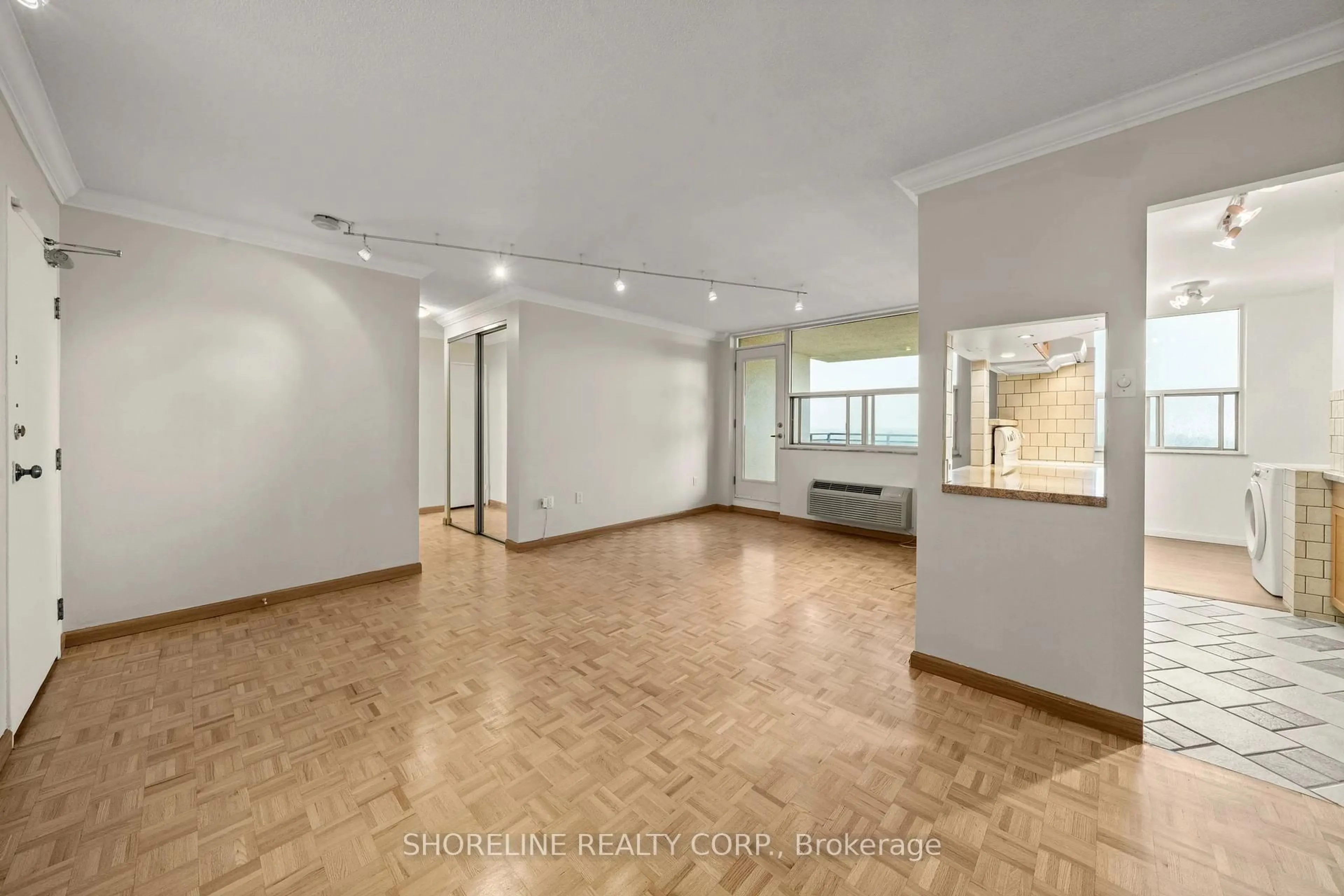 A pic of a room for 966 Inverhouse Dr #1506, Mississauga Ontario L5J 4B6