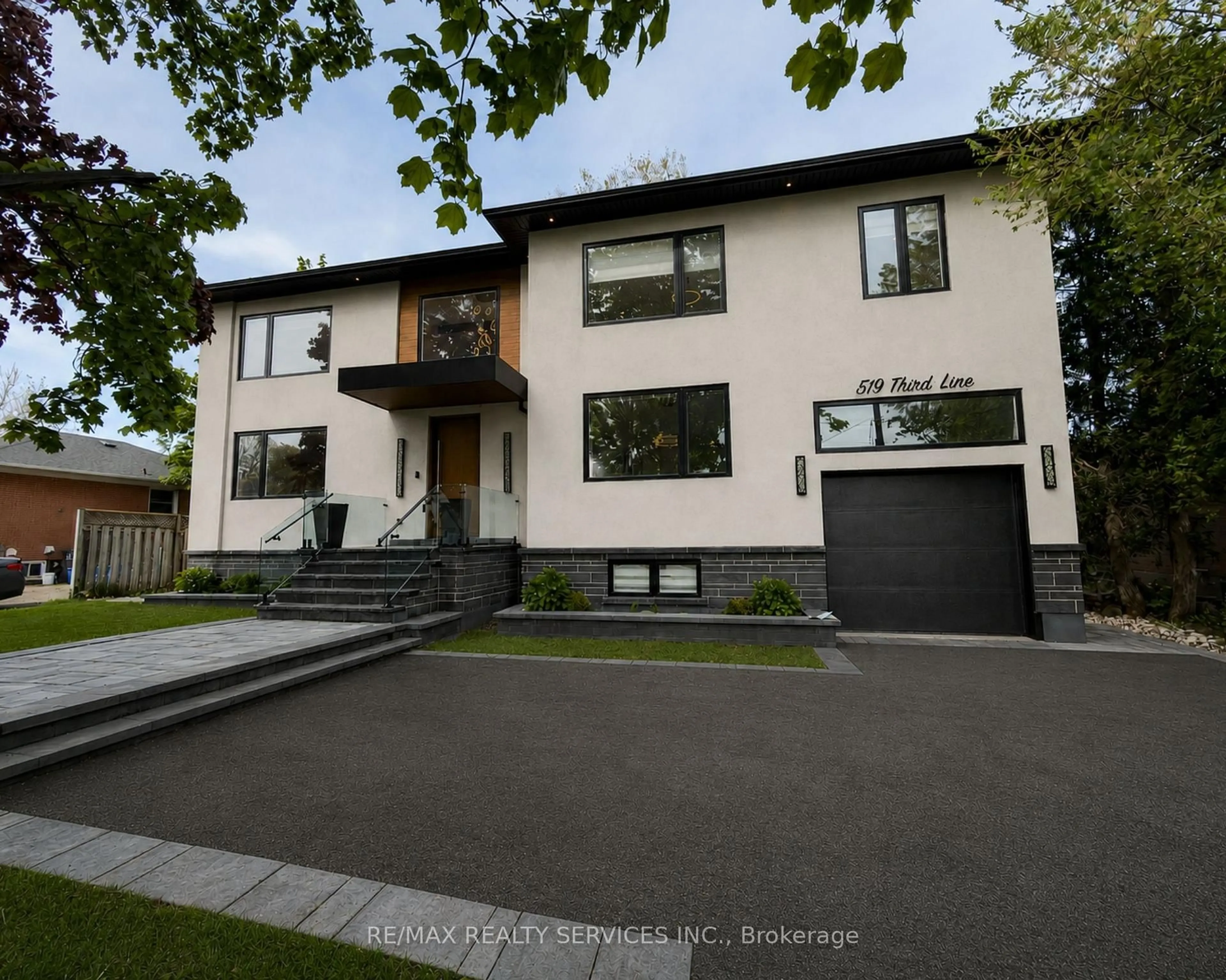 Home with brick exterior material, street for 519 Third Line, Oakville Ontario L6L 4A8