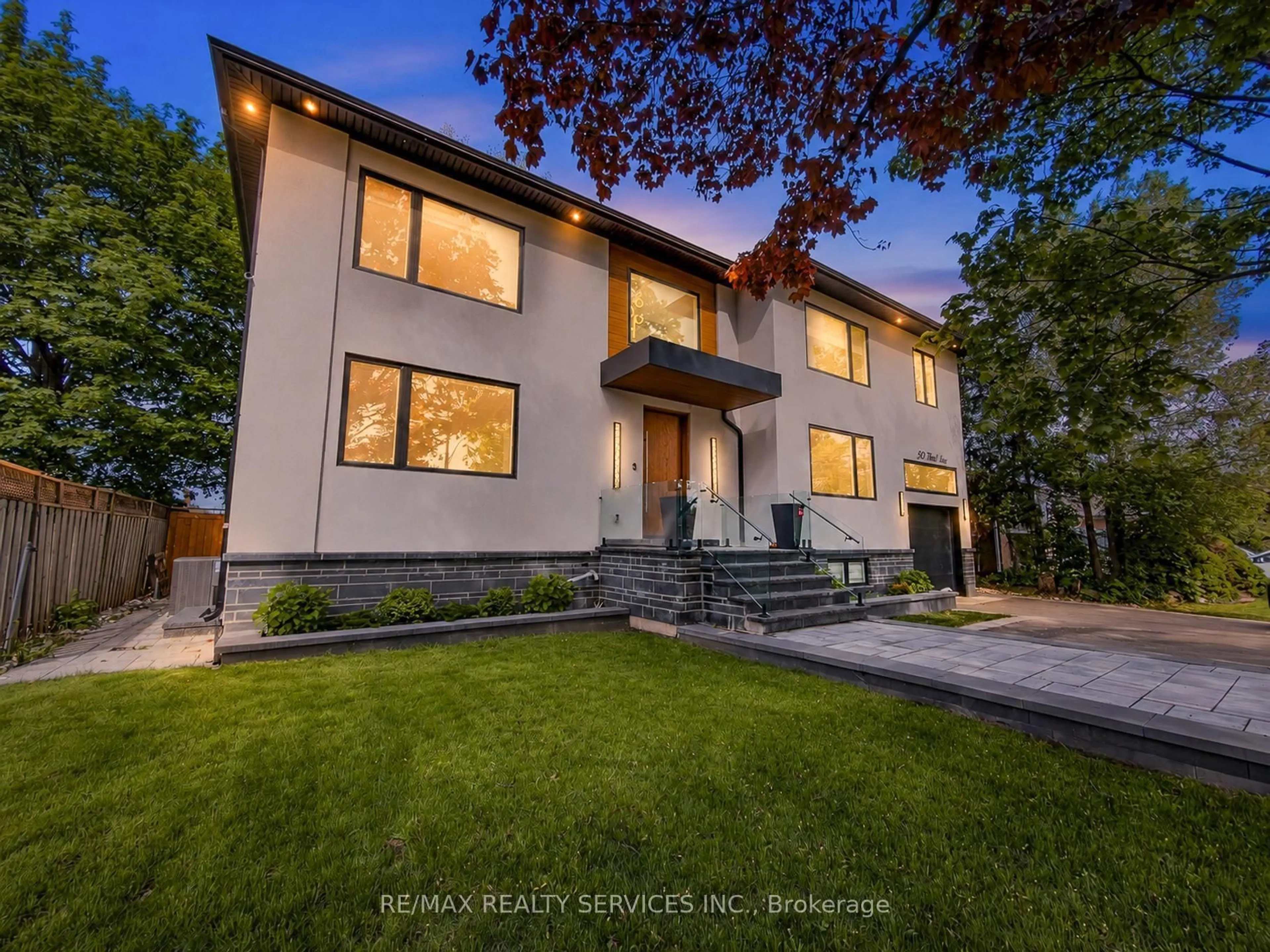 Home with brick exterior material, street for 519 Third Line, Oakville Ontario L6L 4A8