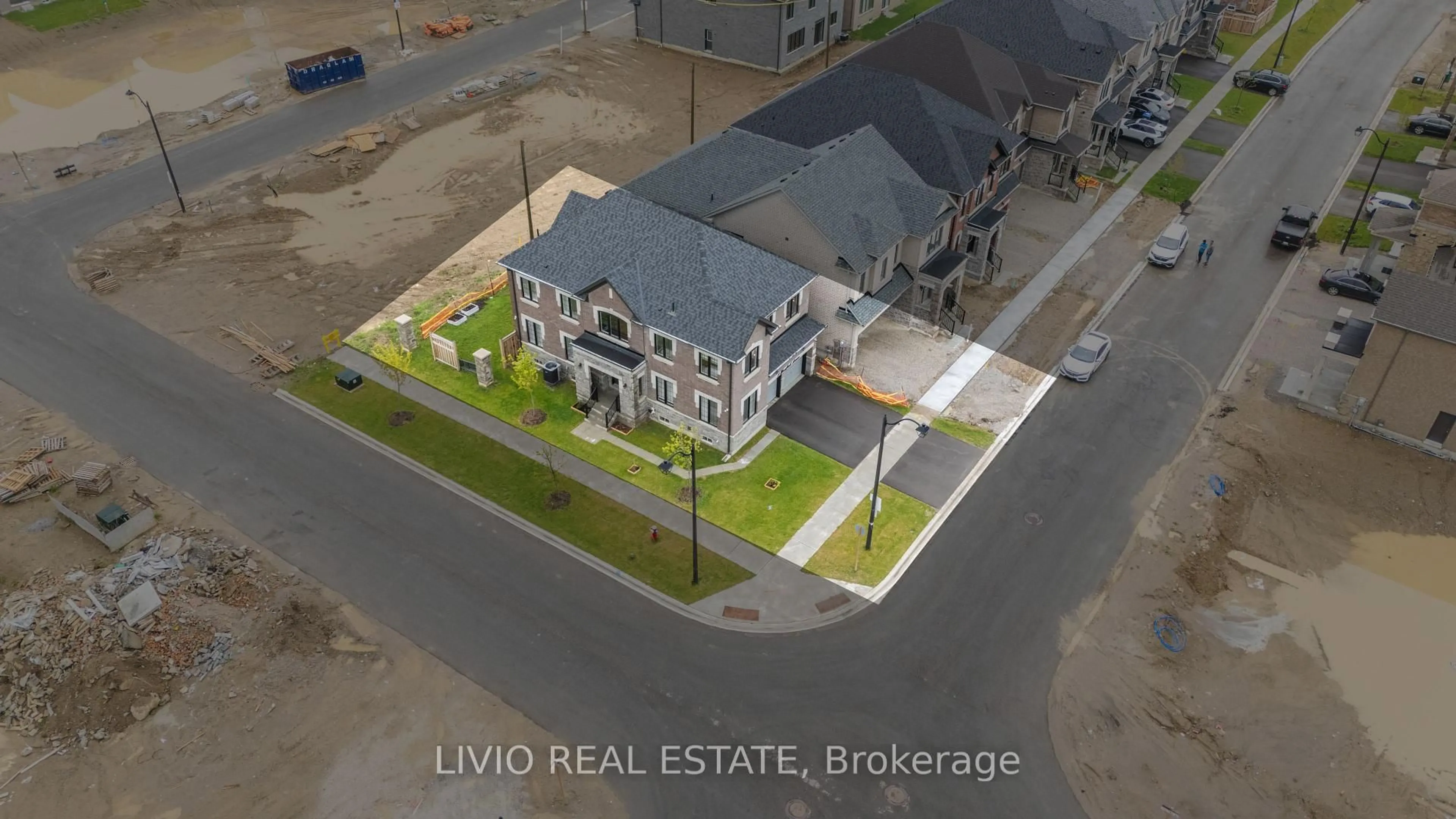 A pic from outside/outdoor area/front of a property/back of a property/a pic from drone, building for 8 Housefinch Ave, Brampton Ontario L6Z 0K6