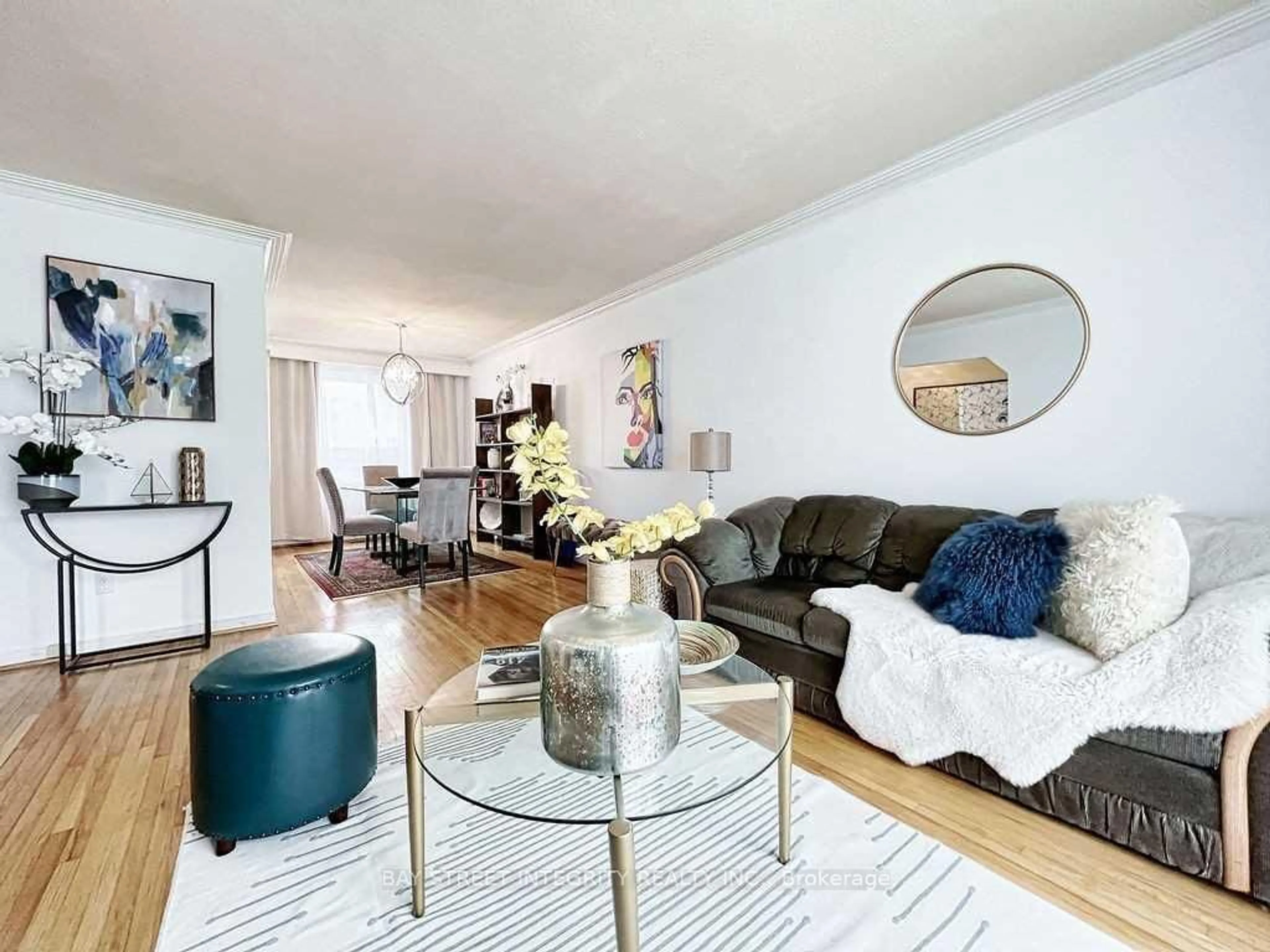 Living room with furniture, unknown for 505 Sandmere Pl, Oakville Ontario L6L 4G5