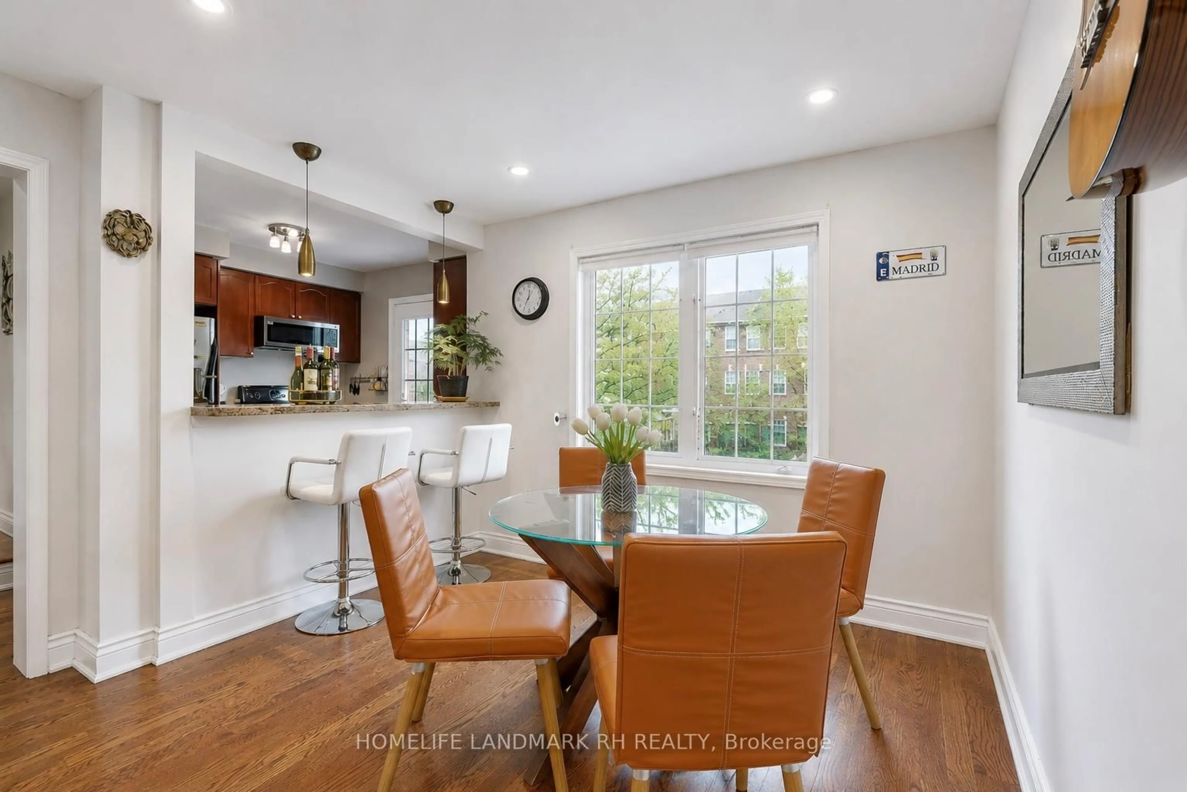 Open concept kitchen, unknown for 3060 Dewridge Ave, Oakville Ontario L6M 5J1