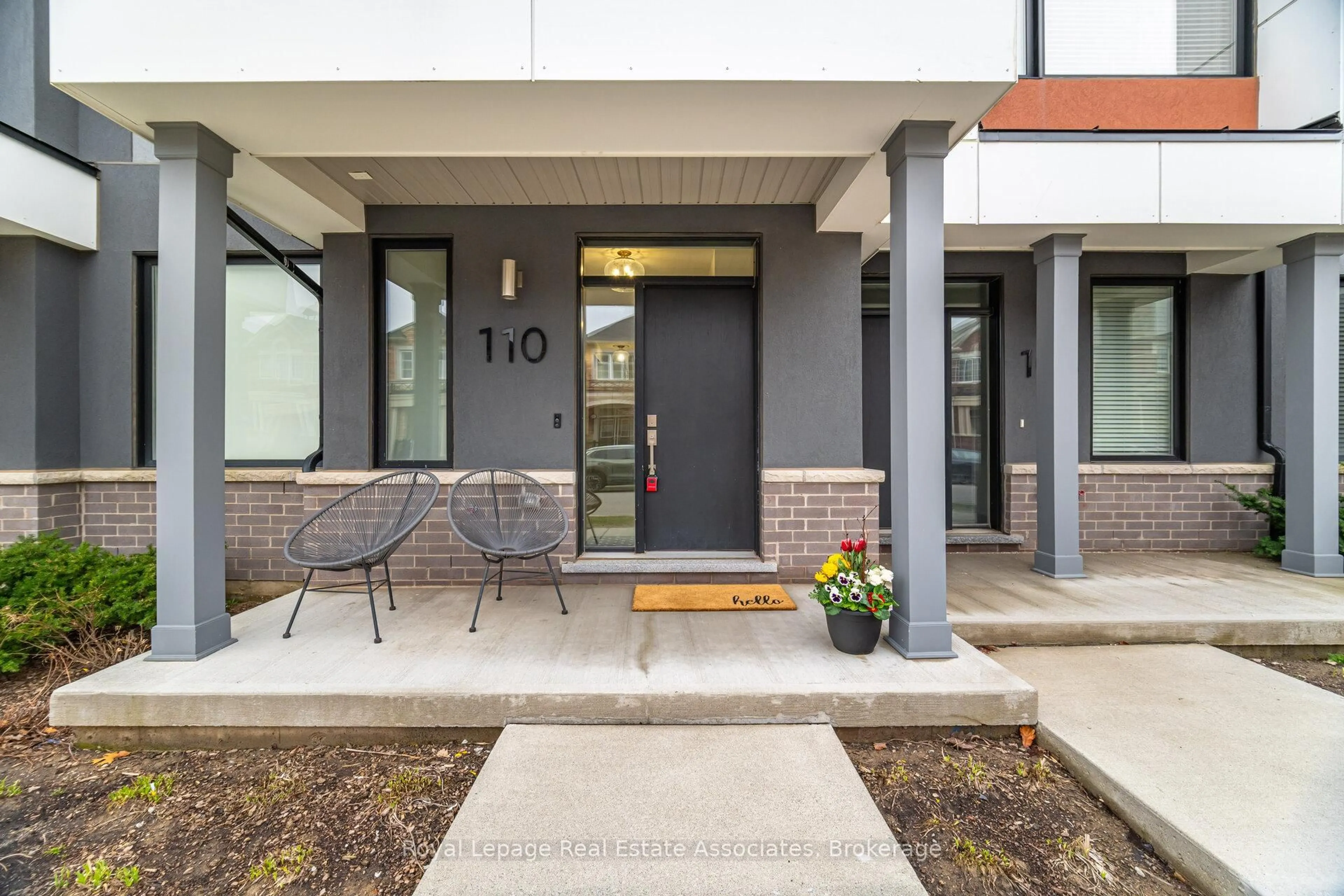 Unknown for 110 Huguenot Rd, Oakville Ontario L6H 0J6
