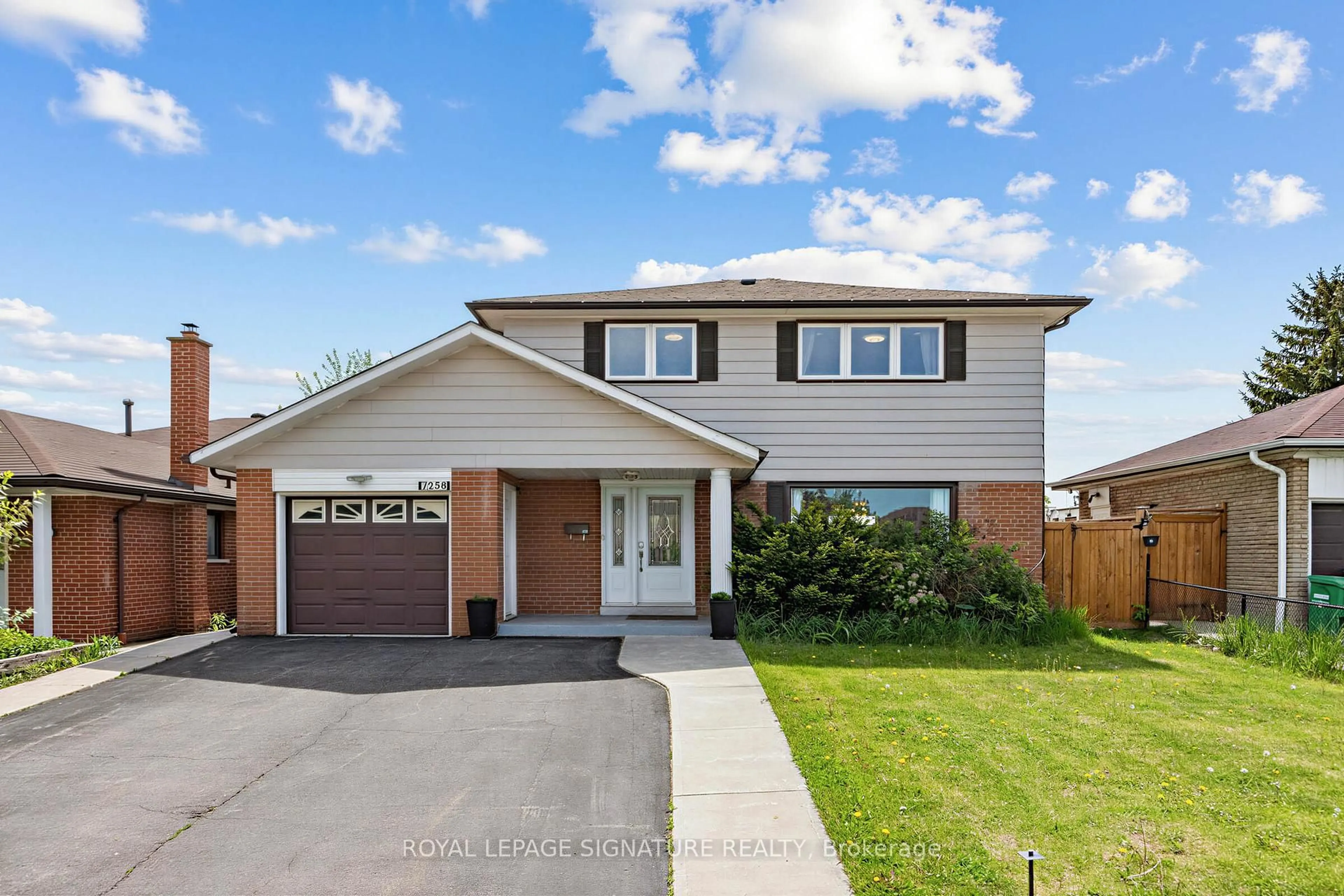 Home with vinyl exterior material, street for 7258 Vernor Dr, Mississauga Ontario L4T 2P4