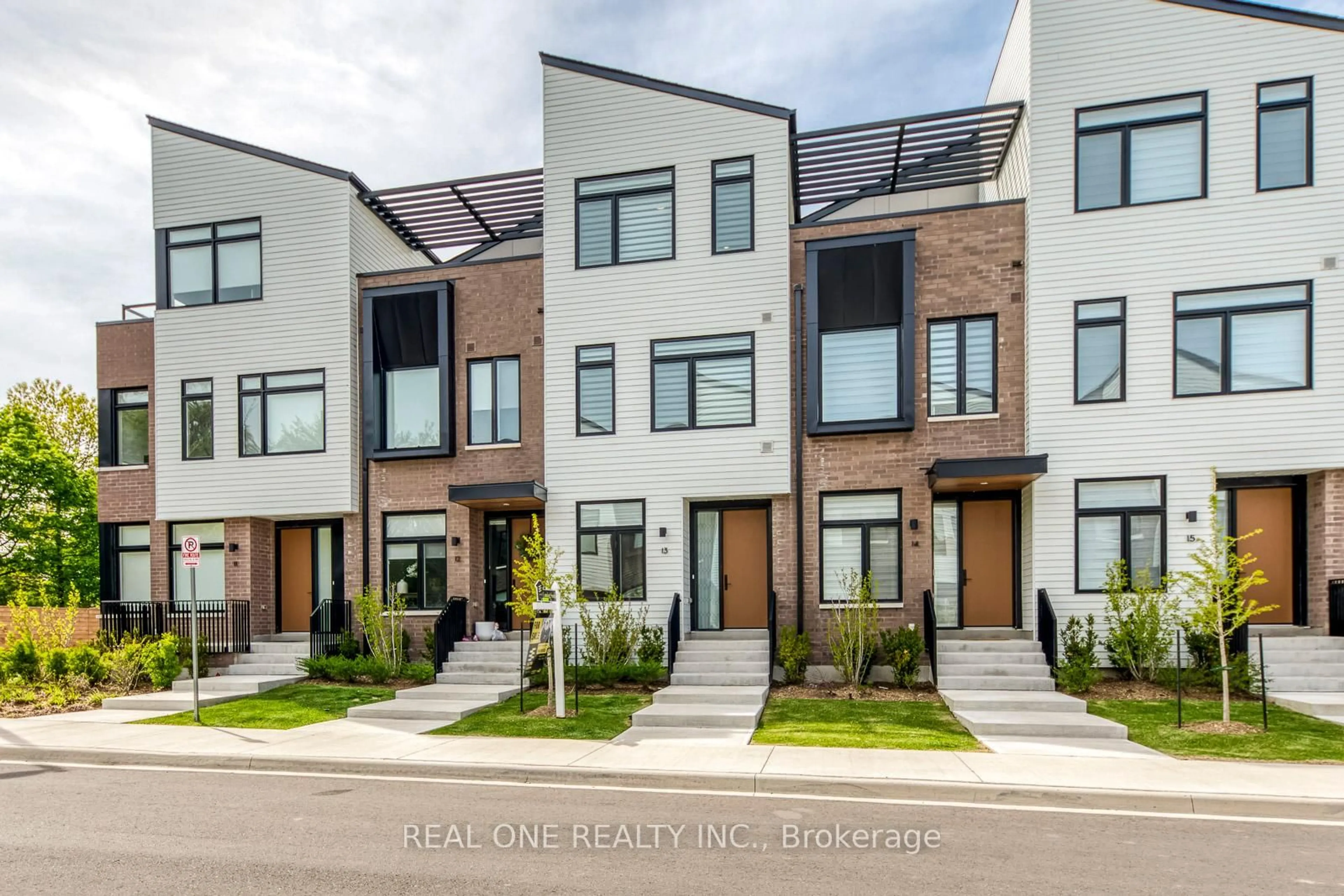 Unknown for 20 Lou Parsons Way #13, Mississauga Ontario L5H 0B2