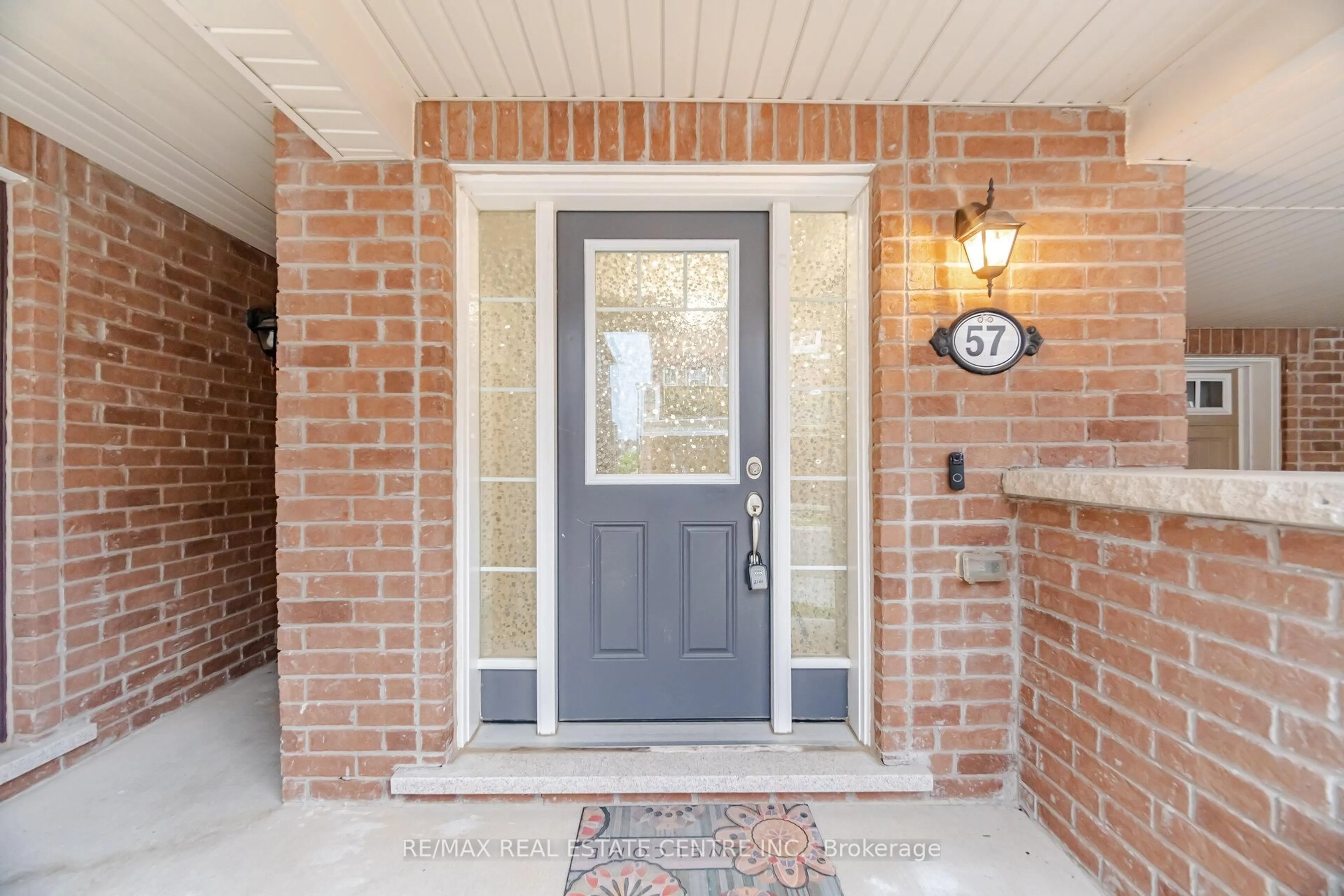 Indoor entryway for 1000 Asleton Blvd #57, Milton Ontario L5M 7P7