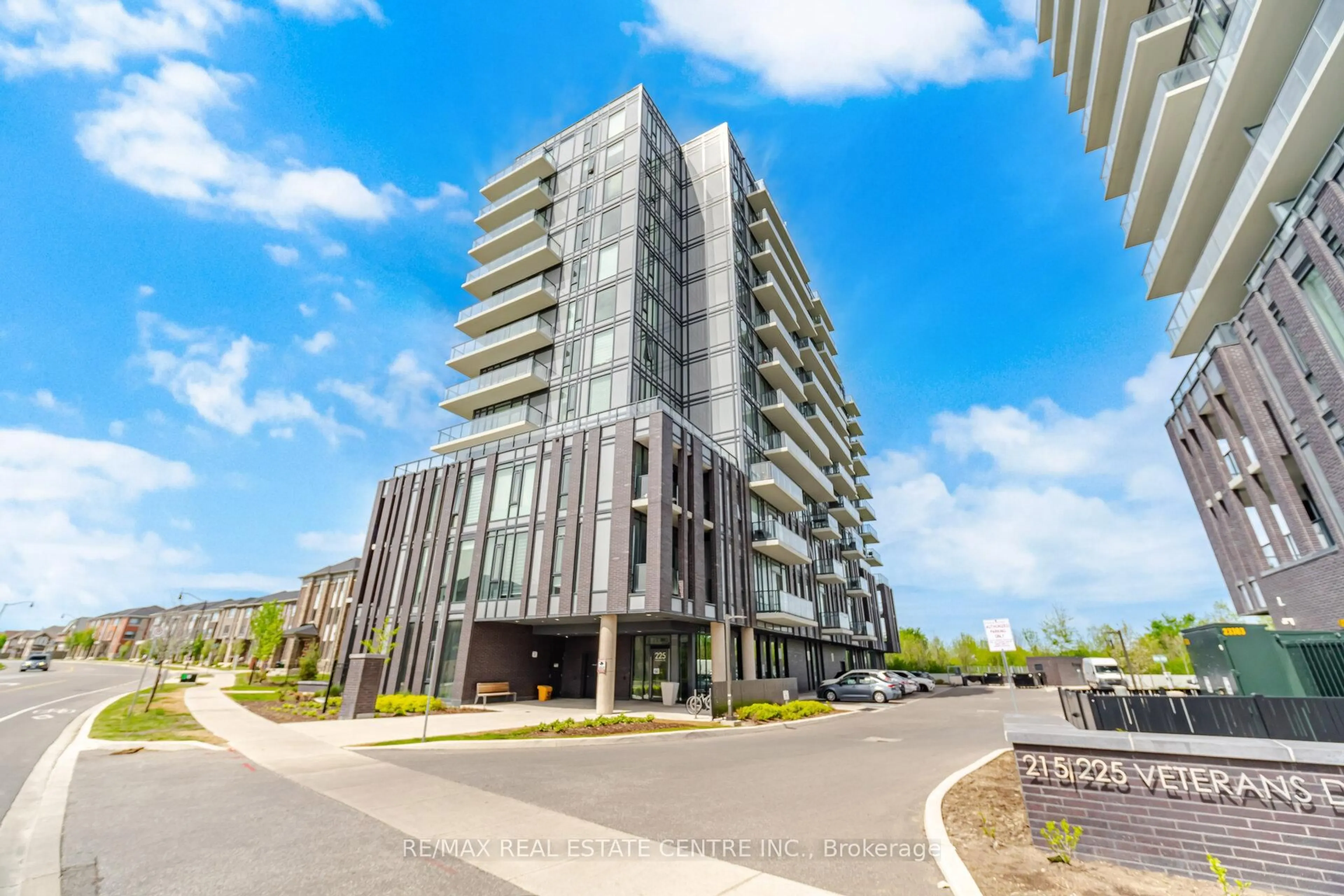 A pic from outside/outdoor area/front of a property/back of a property/a pic from drone, building for 225 Veterans Dr #607, Brampton Ontario L7A 5L7
