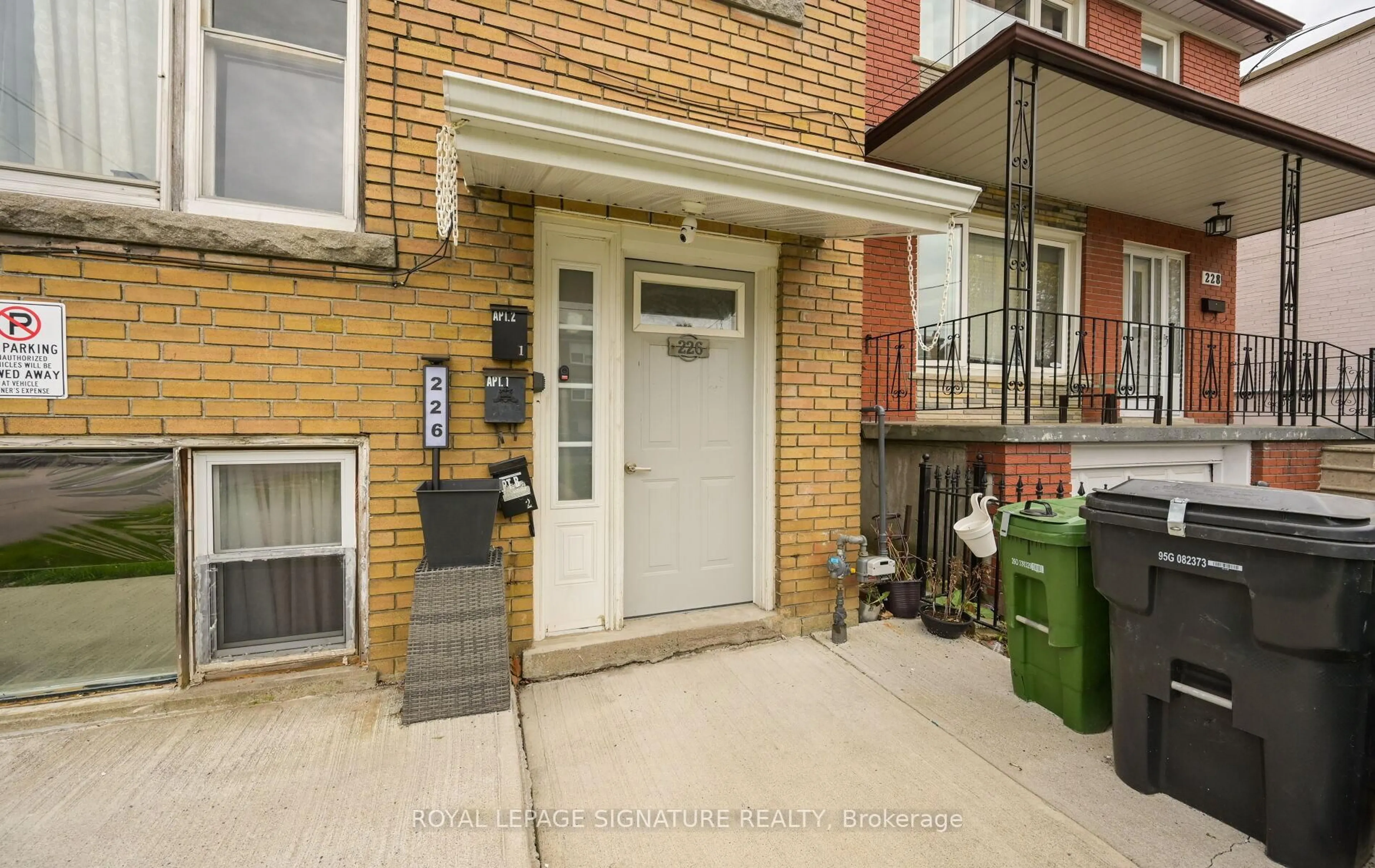Unknown for 226 Bicknell Ave, Toronto Ontario M6M 4G9