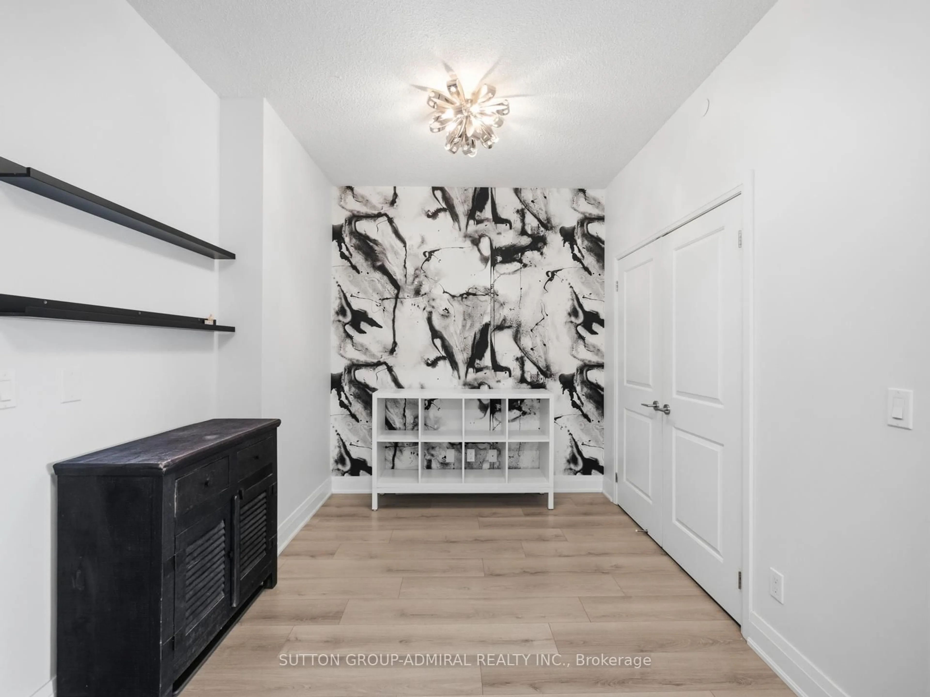 Indoor entryway for 35 Fontenay Crt #606, Toronto Ontario M9A 0C4
