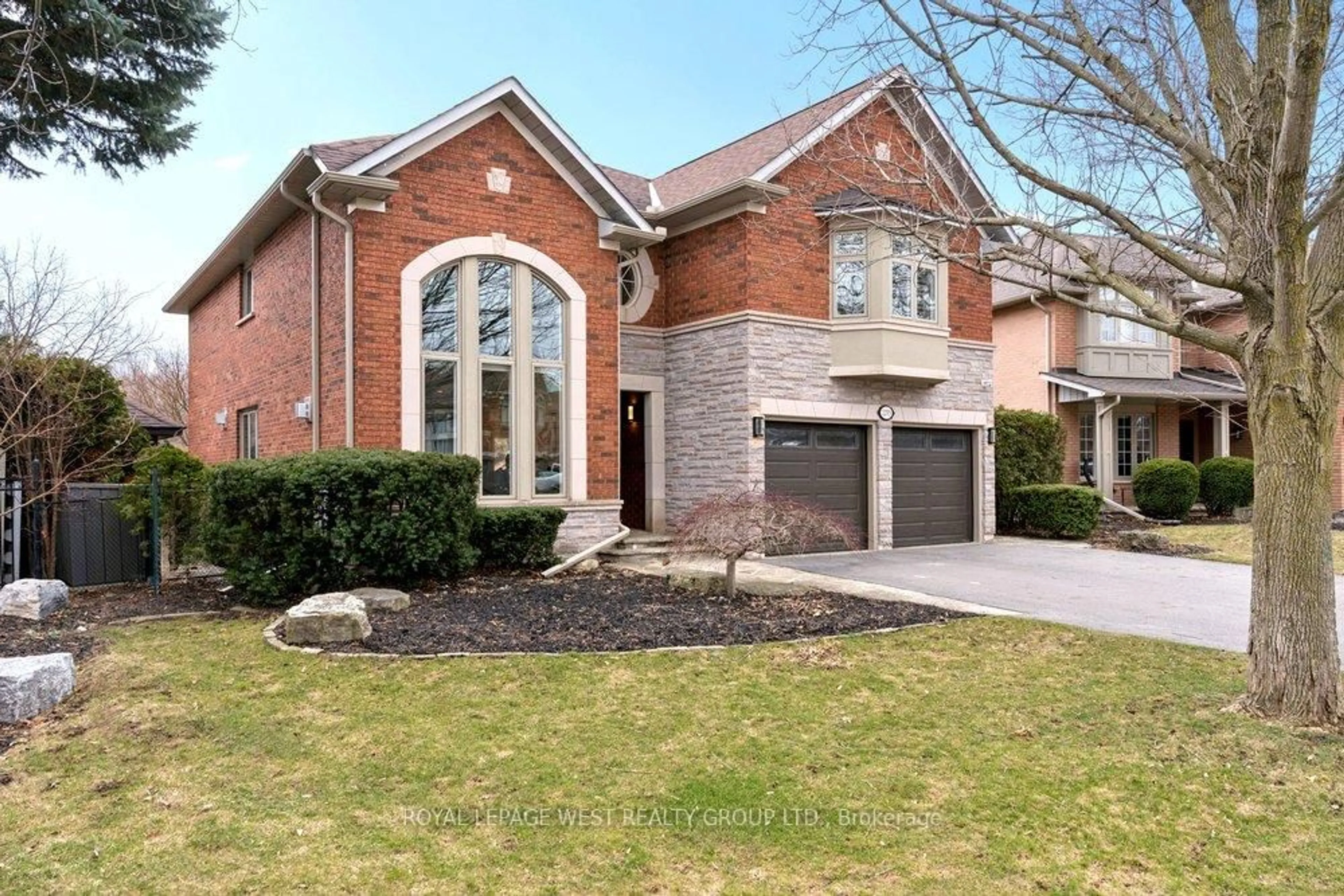 Home with brick exterior material, street for 2293 Carpenters Circ, Oakville Ontario L6M 3C6