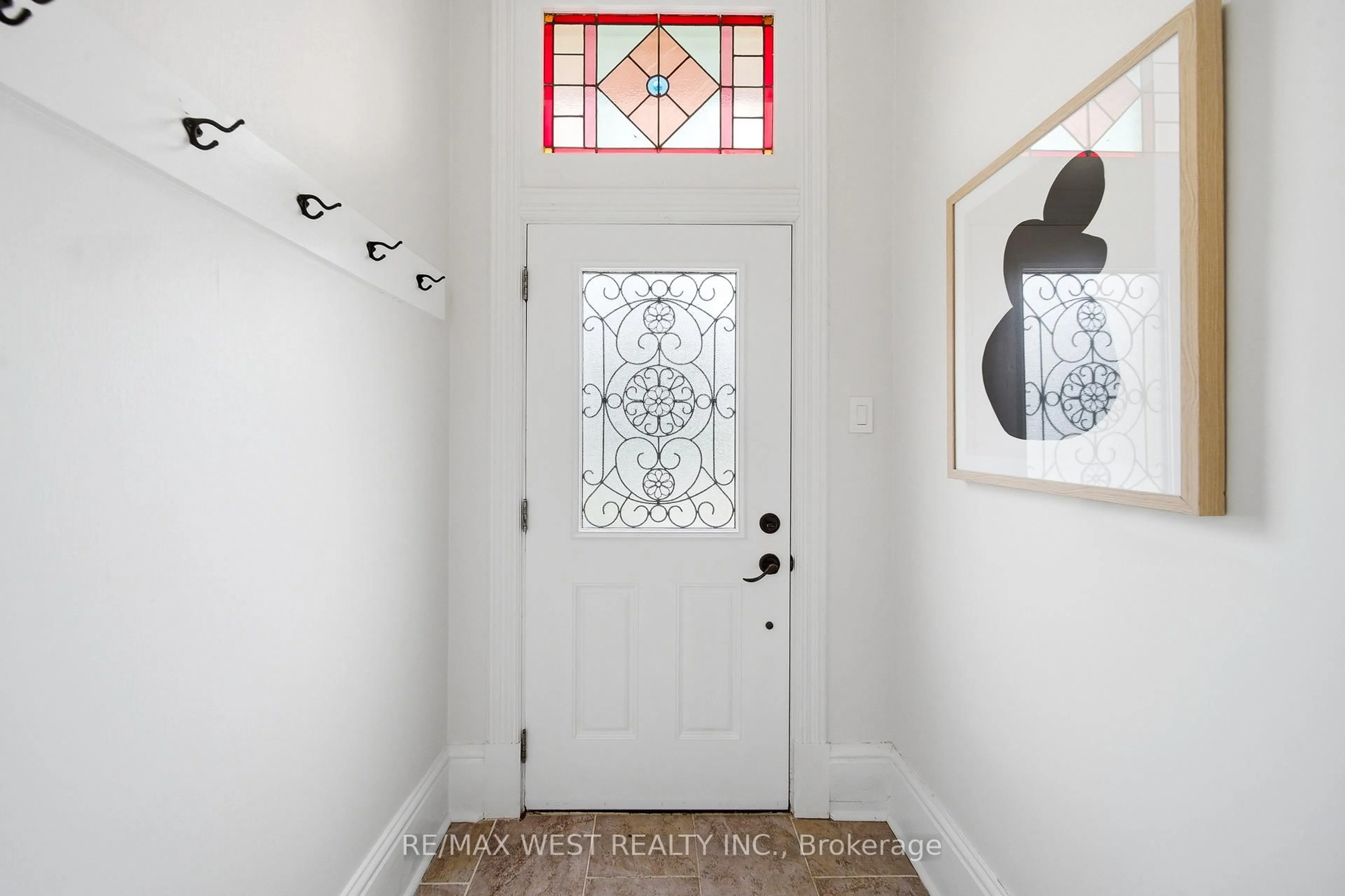 Indoor entryway for 12 Kennedy Ave, Toronto Ontario M6S 2X5