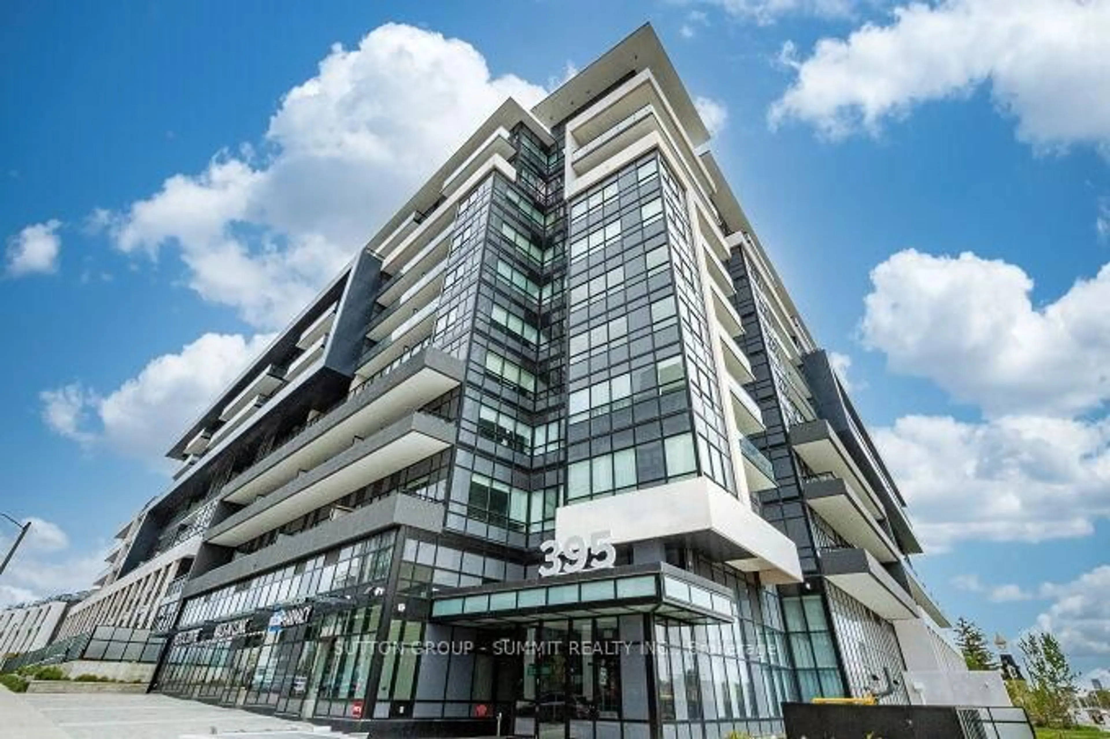 Indoor foyer for 395 DUNDAS St #504, Oakville Ontario L5M 5R8