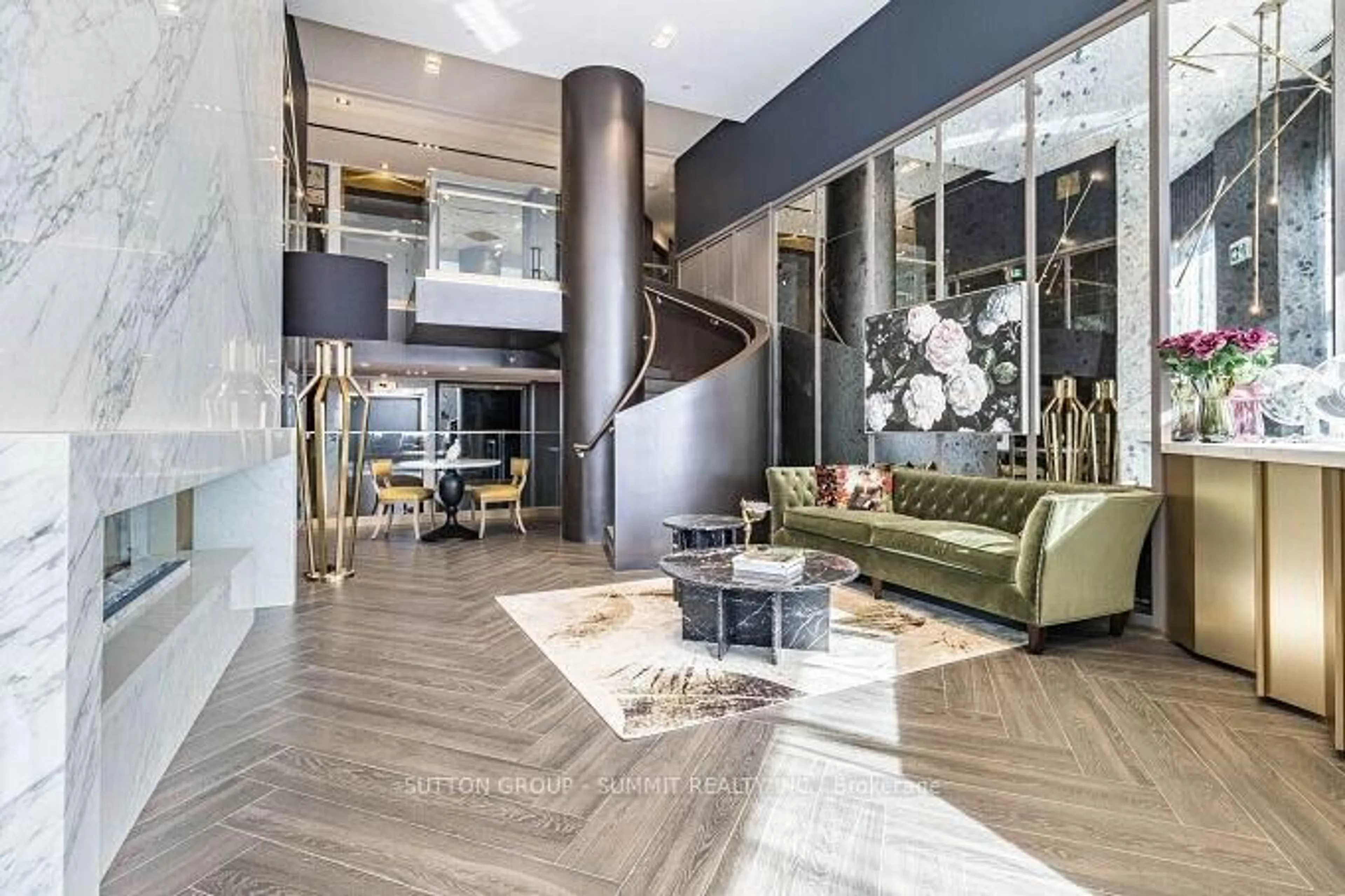 Unknown for 395 DUNDAS St #504, Oakville Ontario L5M 5R8