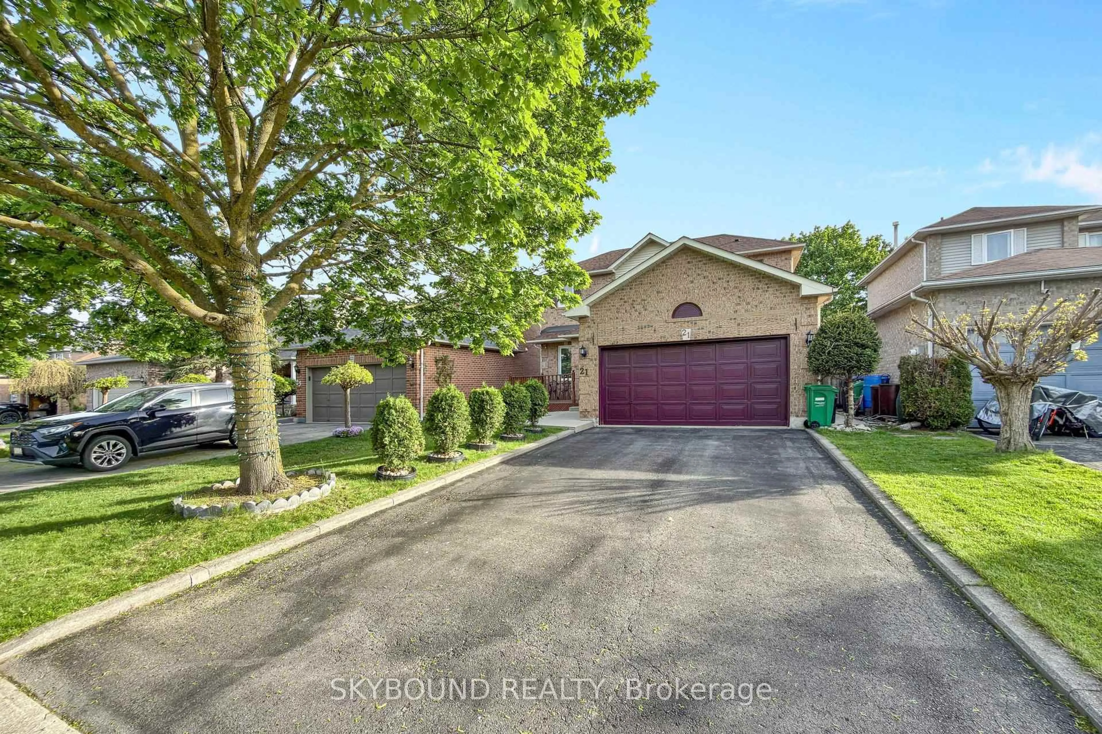 Unknown for 21 Vivians Cres, Brampton Ontario L6Y 4V1