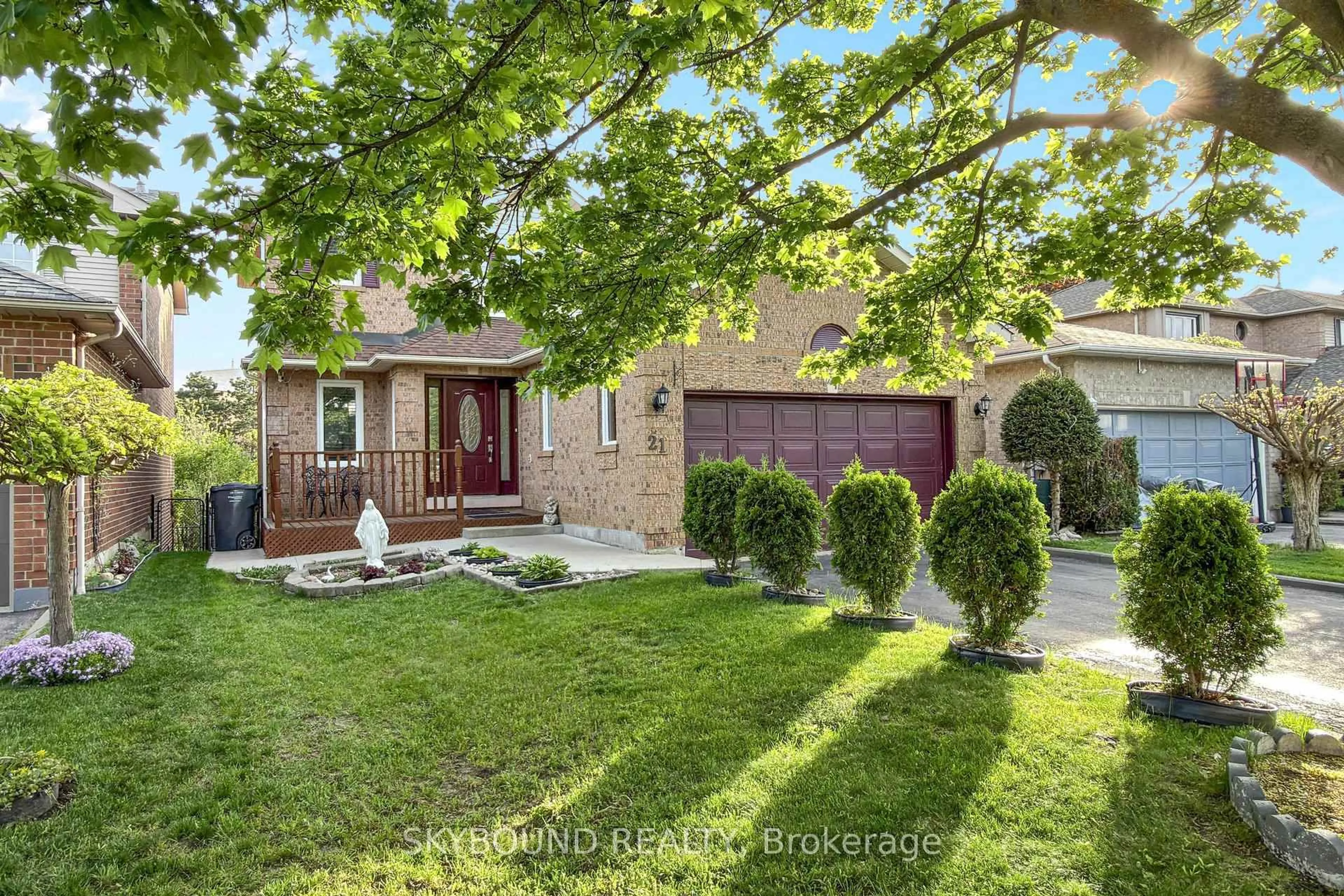 Home with brick exterior material, street for 21 Vivians Cres, Brampton Ontario L6Y 4V1