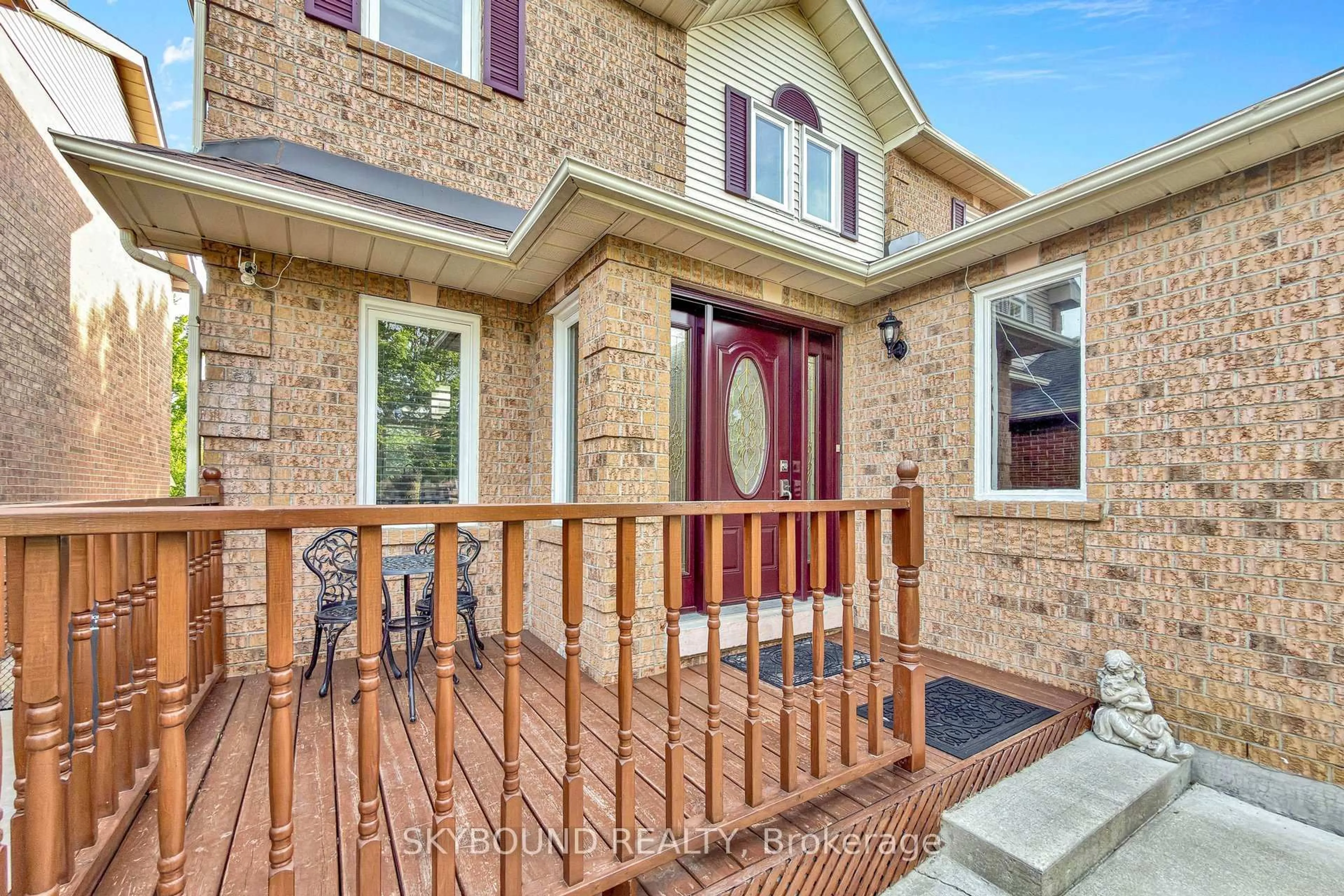 Home with brick exterior material, street for 21 Vivians Cres, Brampton Ontario L6Y 4V1