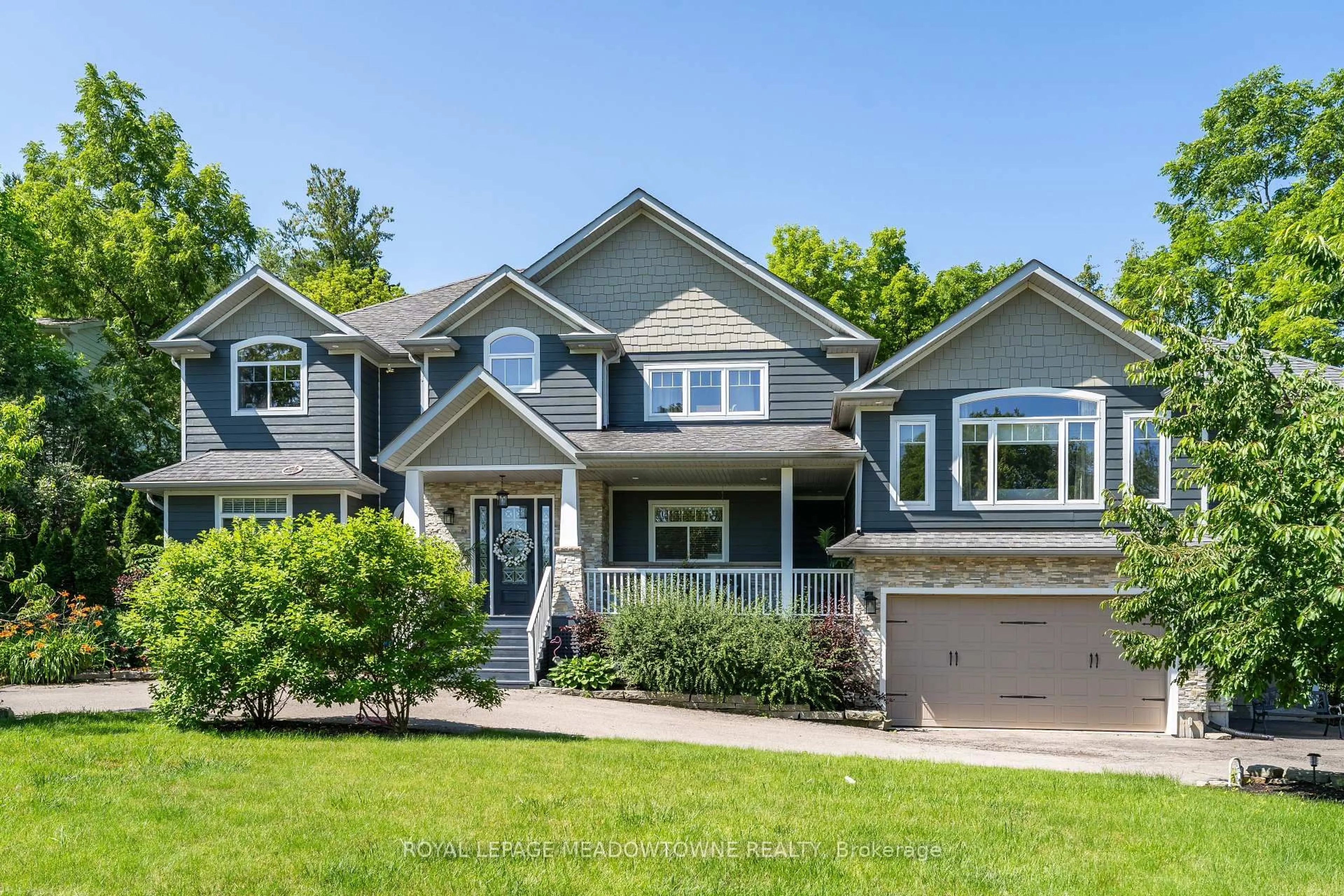Home with vinyl exterior material, unknown for 254 Main St, Halton Hills Ontario L7G 4S5