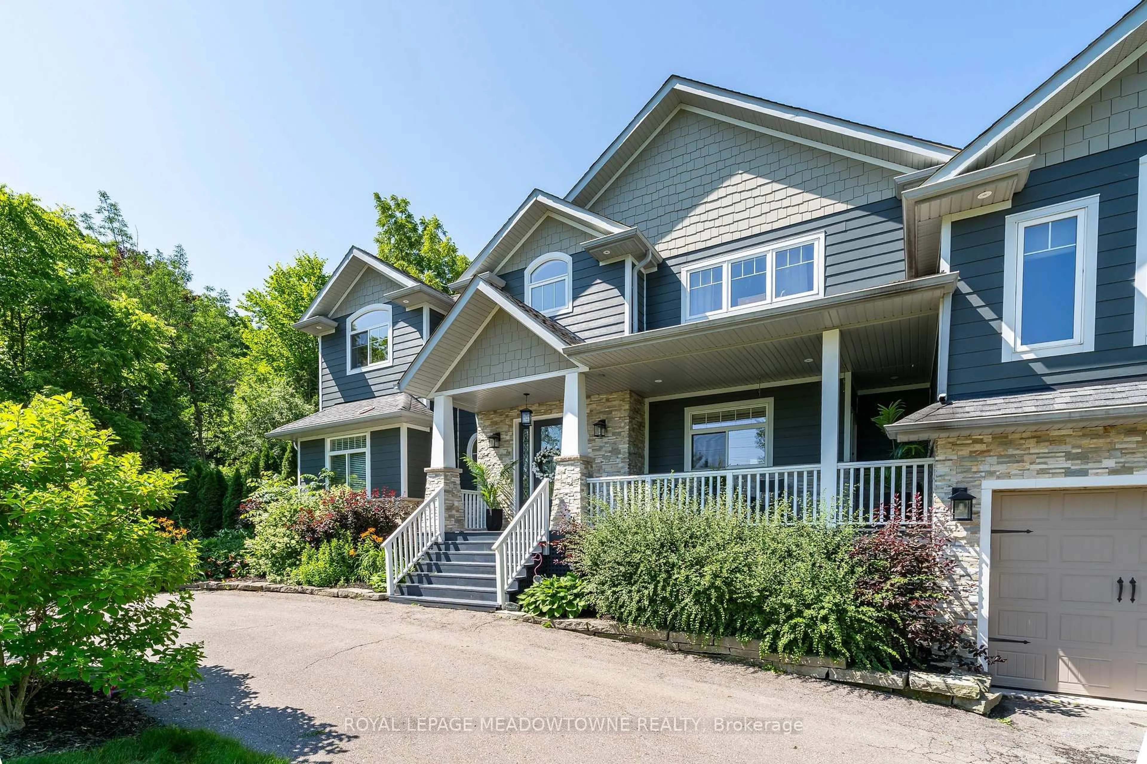Home with vinyl exterior material, street for 254 Main St, Halton Hills Ontario L7G 4S5