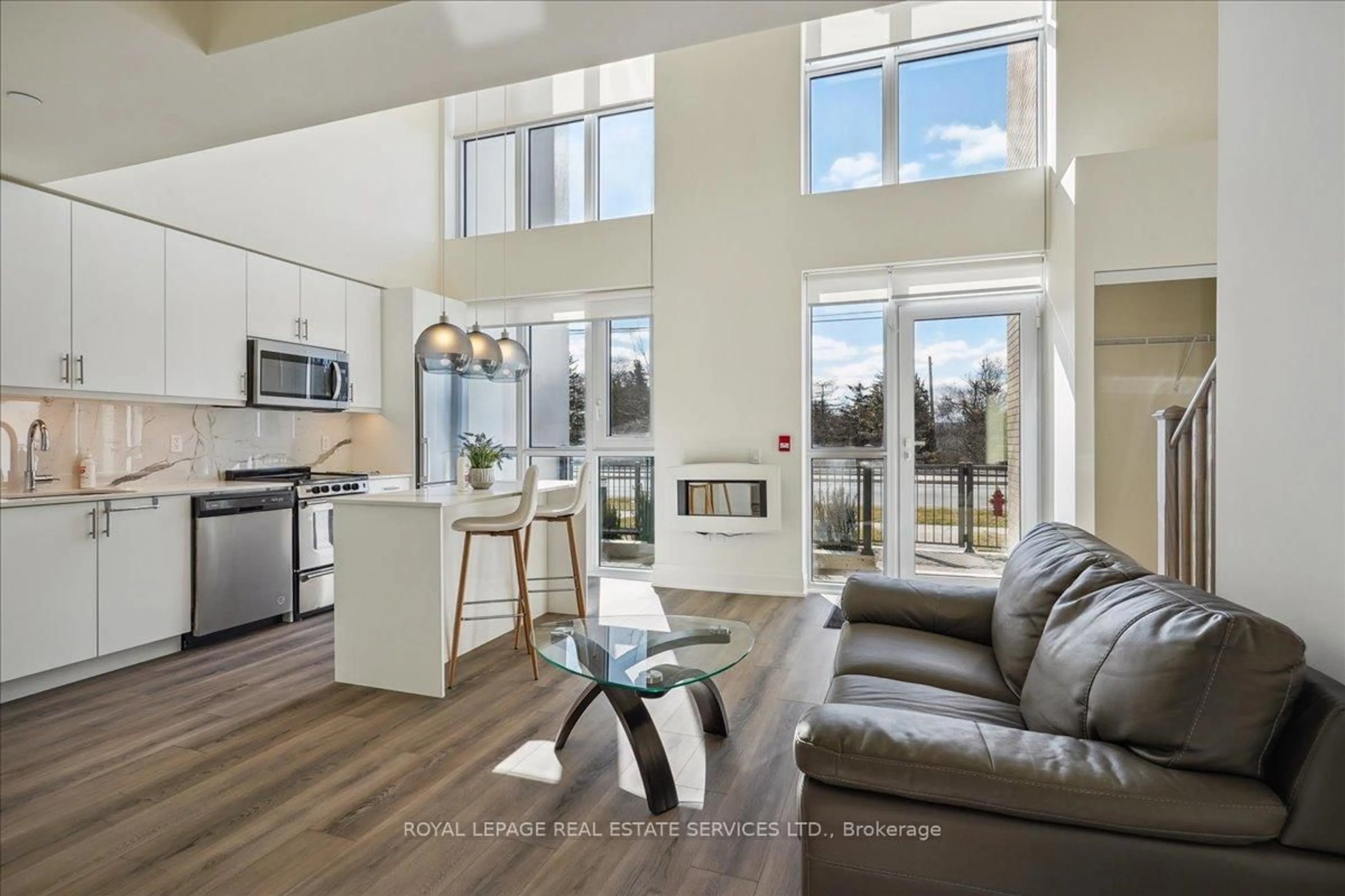 Open concept kitchen, unknown for 509 Dundas St #103, Oakville Ontario L6M 4M2